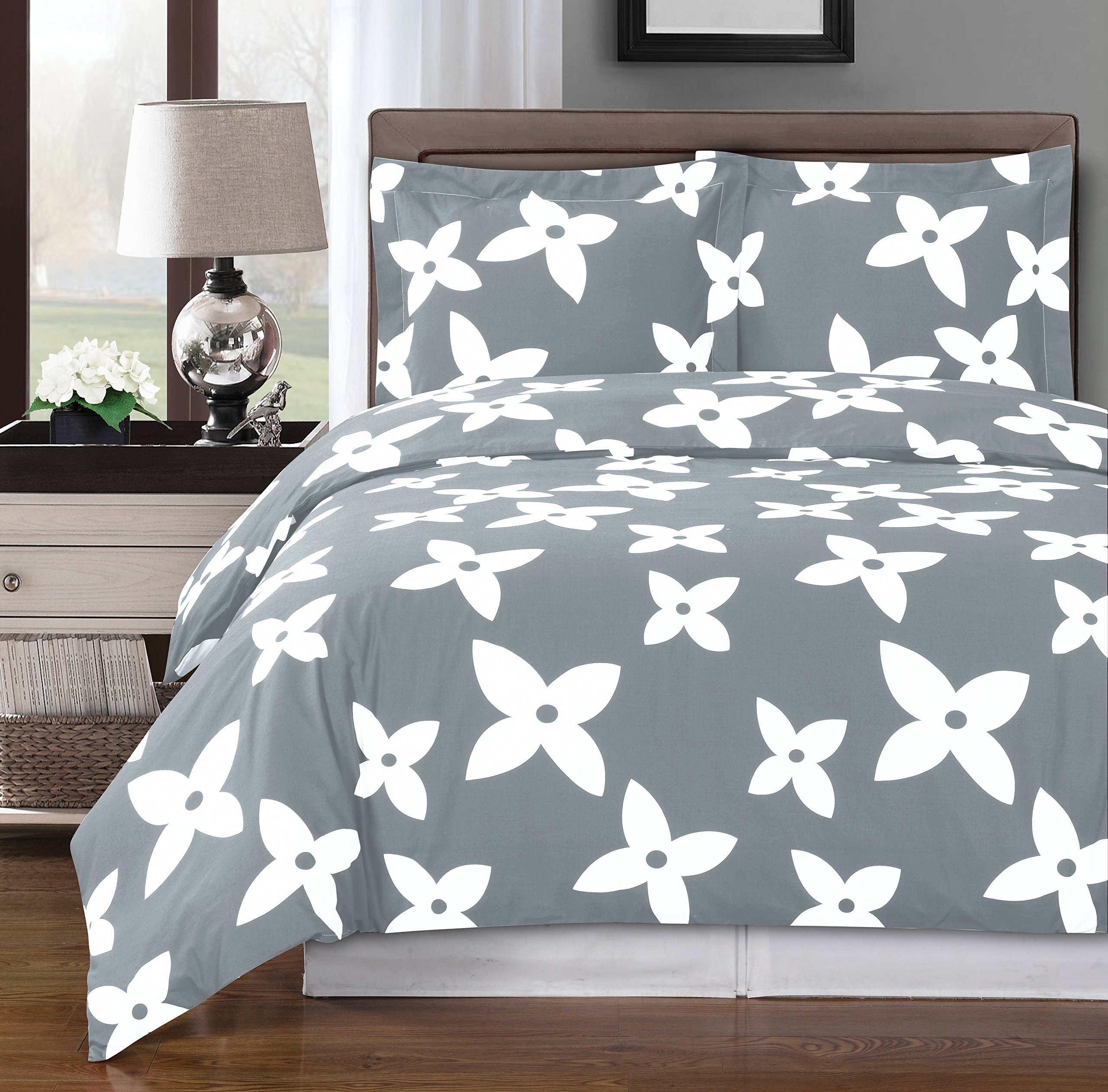 Royal Hotel Bedding 8-Piece California King Bed in a Bag - 100% Cotton 300 Thread Count Luxury Gray & White Comforter Set | Perfect for Master Bedroom, Guest Room & Vacation Homes