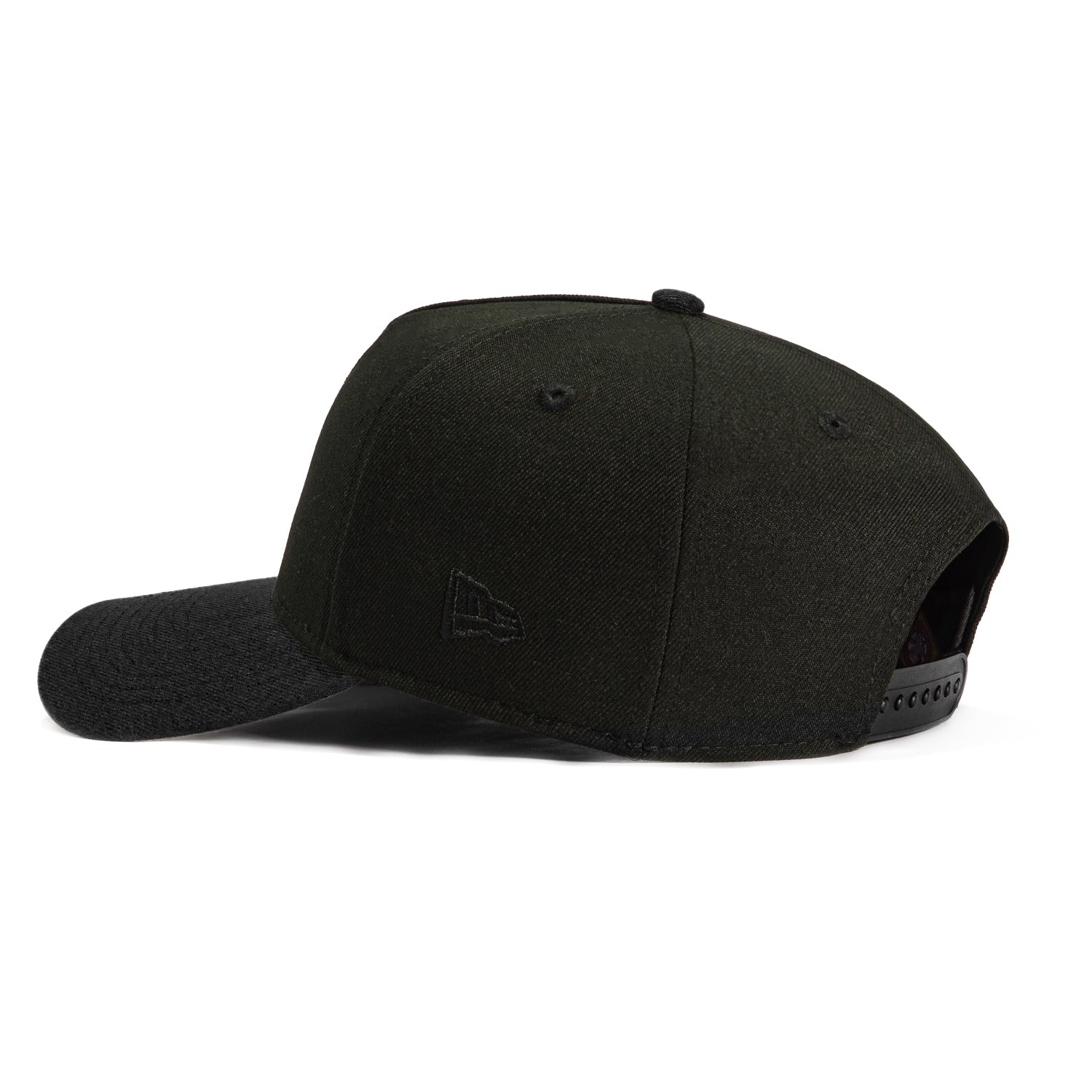 New Era 9Forty A-Frame Seattle Steelheads Snapback Adjustable Baseball Cap - Black & Ivory - Vintage Sports Style Hat for Men & Women - Perfect for Baseball Games, Streetwear Fashion & Collectors