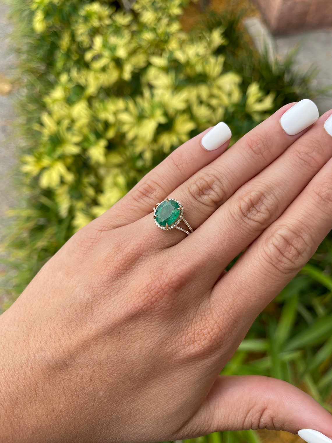 4.19tcw Natural Emerald Oval & Diamond Halo Split Shank Engagement Ring in 14K Gold - Perfect for Proposals, Anniversaries & Bridal Jewelry