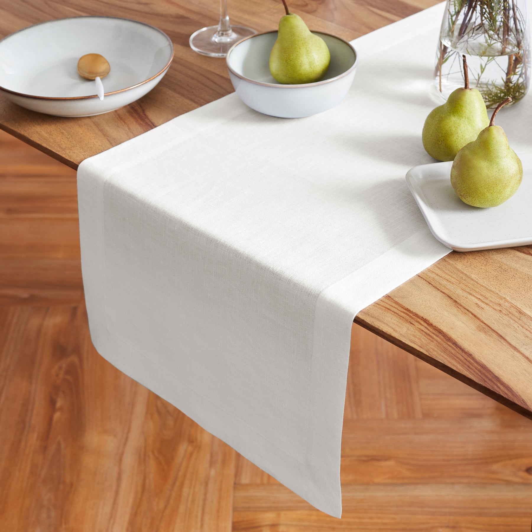 Sonoma Table Runner - 16 Inch Wide Cotton Linen Blend for Dining Room Decor, Farmhouse Style Table Setting