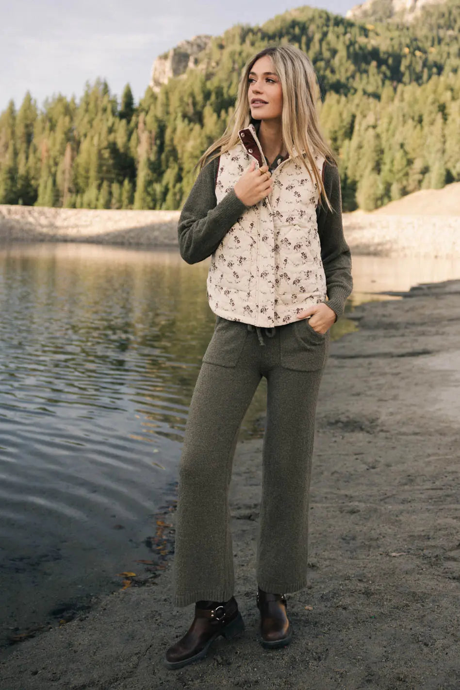 Fletcher Quilted Floral Vest for Women - Lightweight Padded Jacket with Floral Pattern, Perfect for Spring & Fall Layering - Great for Outdoor Activities, Travel, and Casual Wear