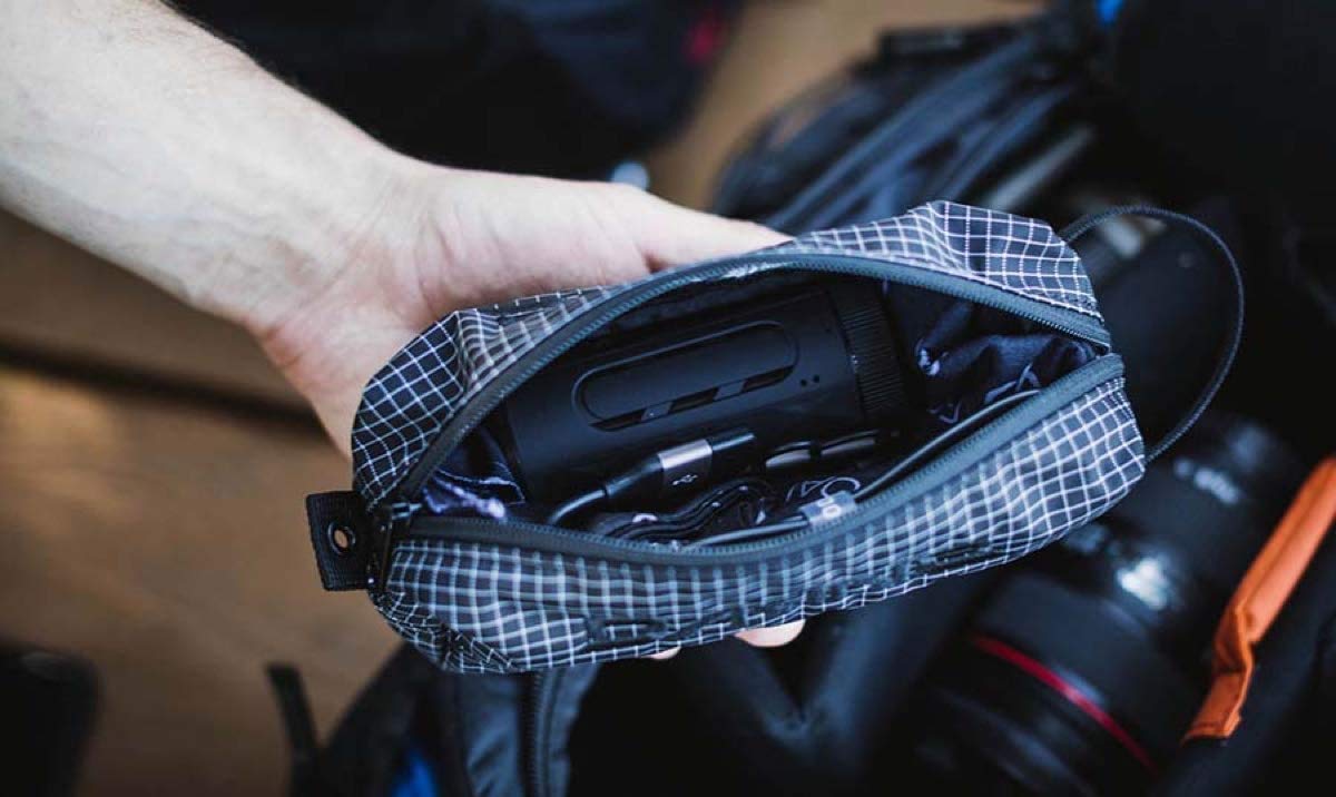 Dakine Carbon Accessory Case - Organize School Supplies, Stationery & Travel Essentials - Compact Pouch for Students, Office & Daily Use