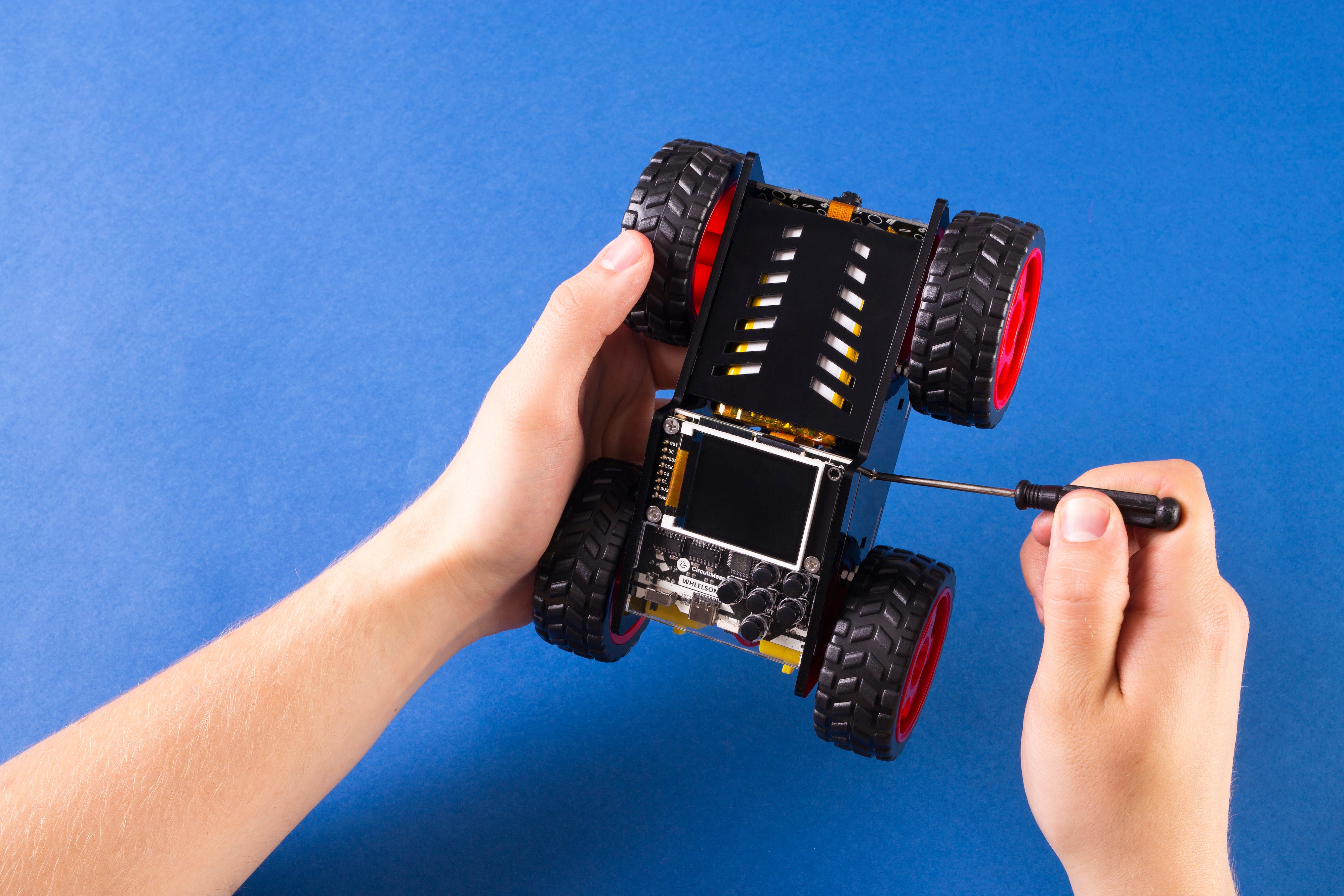 CircuitMess Wheelson - DIY Self-Driving Car Kit for Kids & Adults | STEM Educational Toy for Learning Robotics & Coding | Perfect for Home, School & Maker Projects