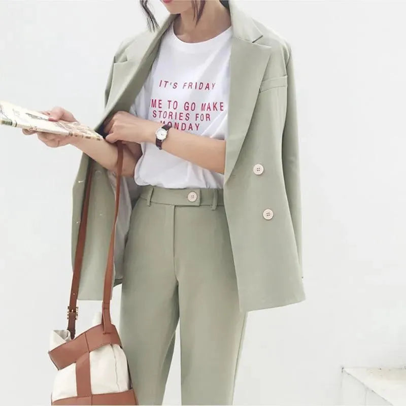 Vintage Double Breasted Pantsuit for Women - Classic Formal Business Suit Set with Blazer & Trousers - Perfect for Office Wear, Job Interviews & Professional Events
