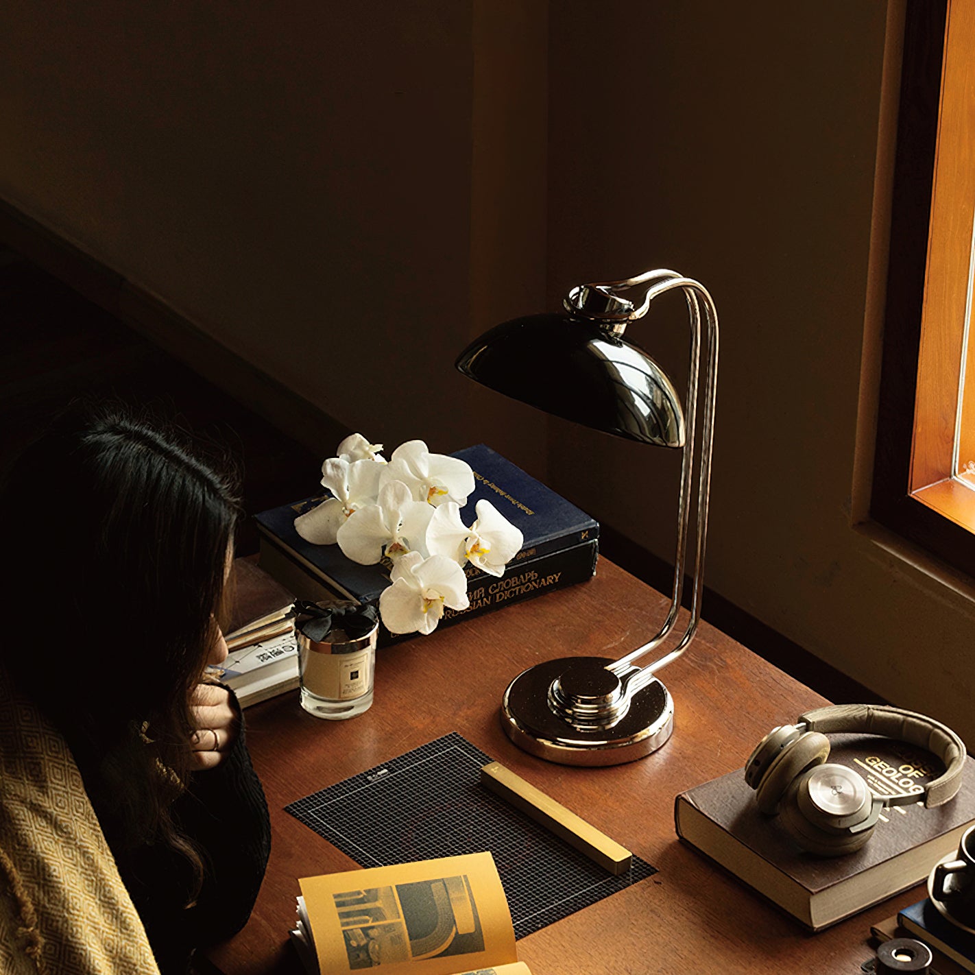 Athena Modern Table Lamp - Elegant Bedside & Living Room Lighting for Home & Office Decor