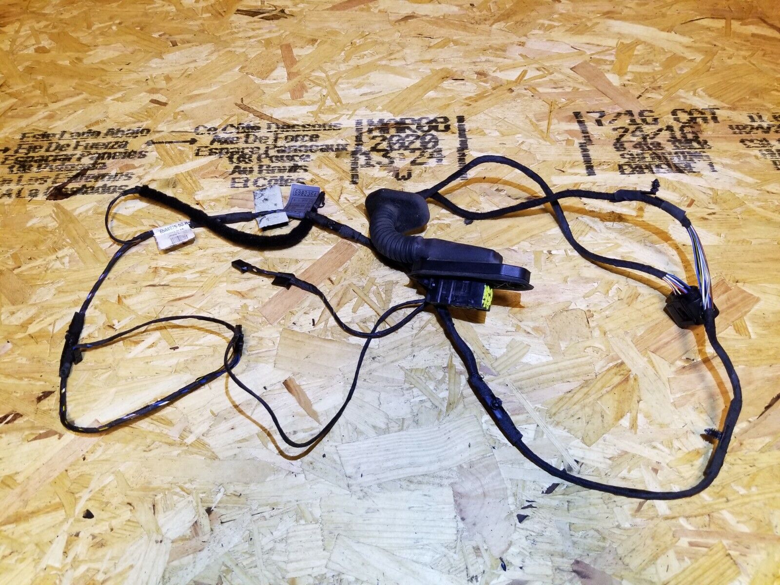 2004-2007 BMW 530xi E60 Right Passenger Side Rear Door Wire Harness OEM Replacement - Perfect for Electrical Repairs & DIY Car Maintenance
