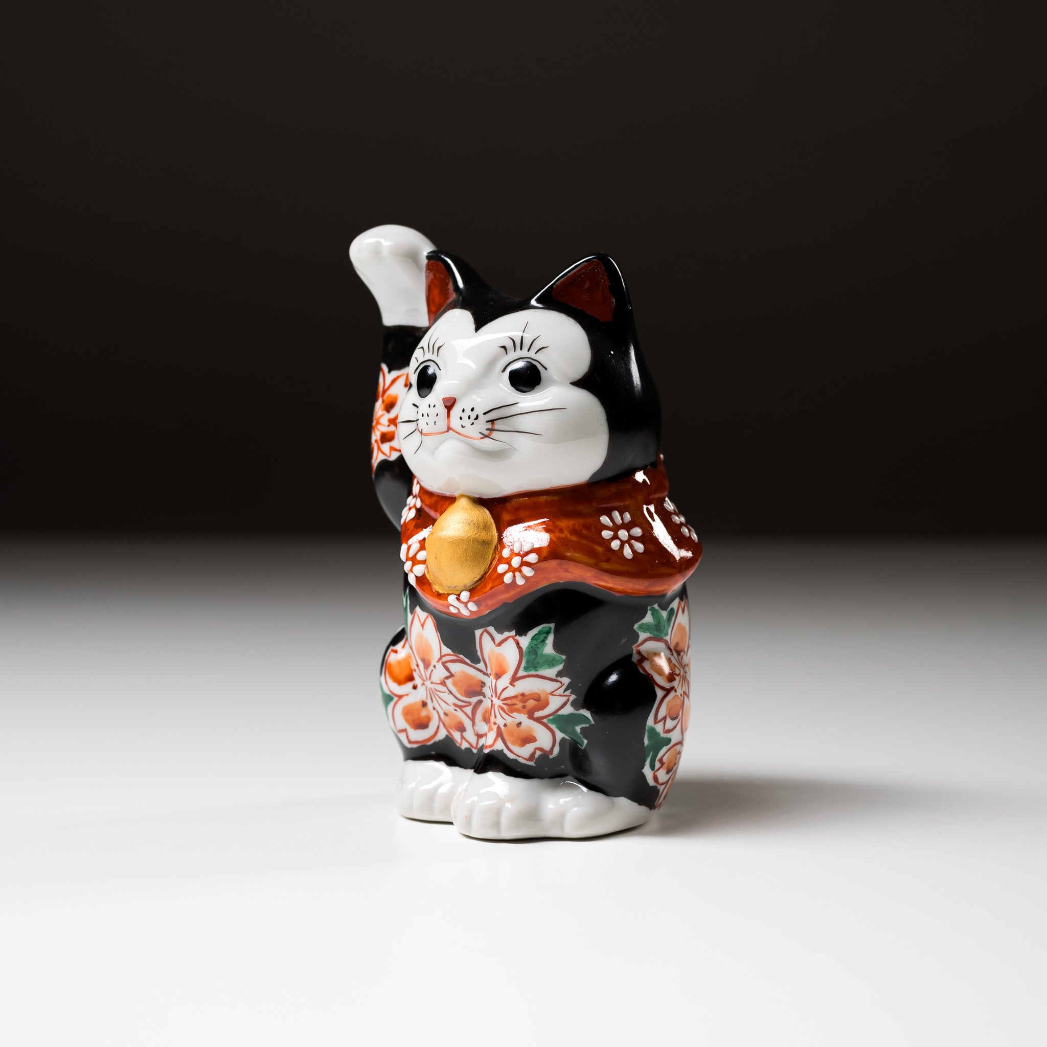 Kutani Ware Black Beckoning Cat Kuro - Handcrafted Japanese Ceramic Lucky Cat Ornament for Home Decor, Office Feng Shui & Gift Giving