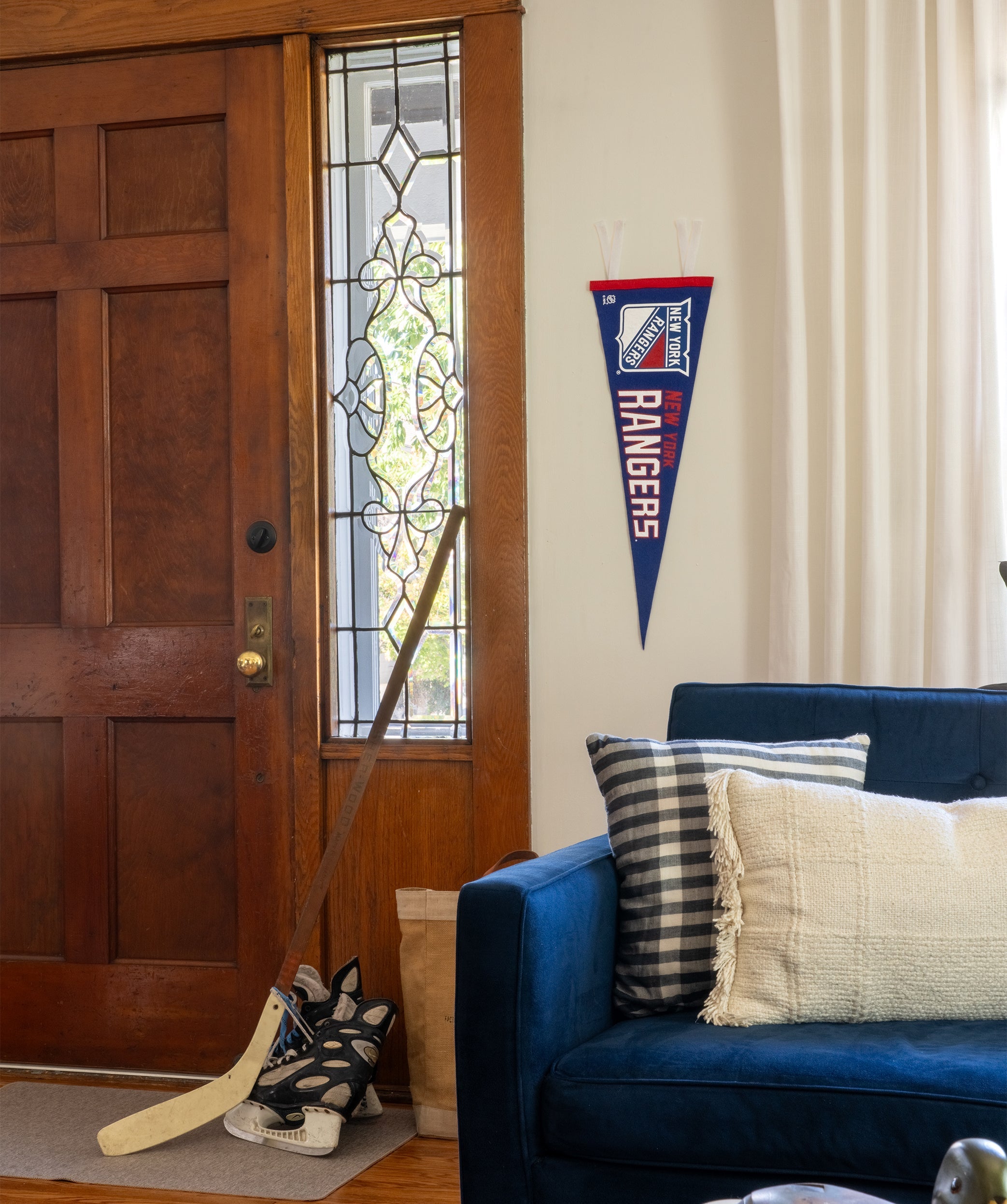 New York Rangers NHL Pennant - Premium Embroidered Hockey Team Banner for Wall Decor, Fan Gifts & Game Day Party Supplies