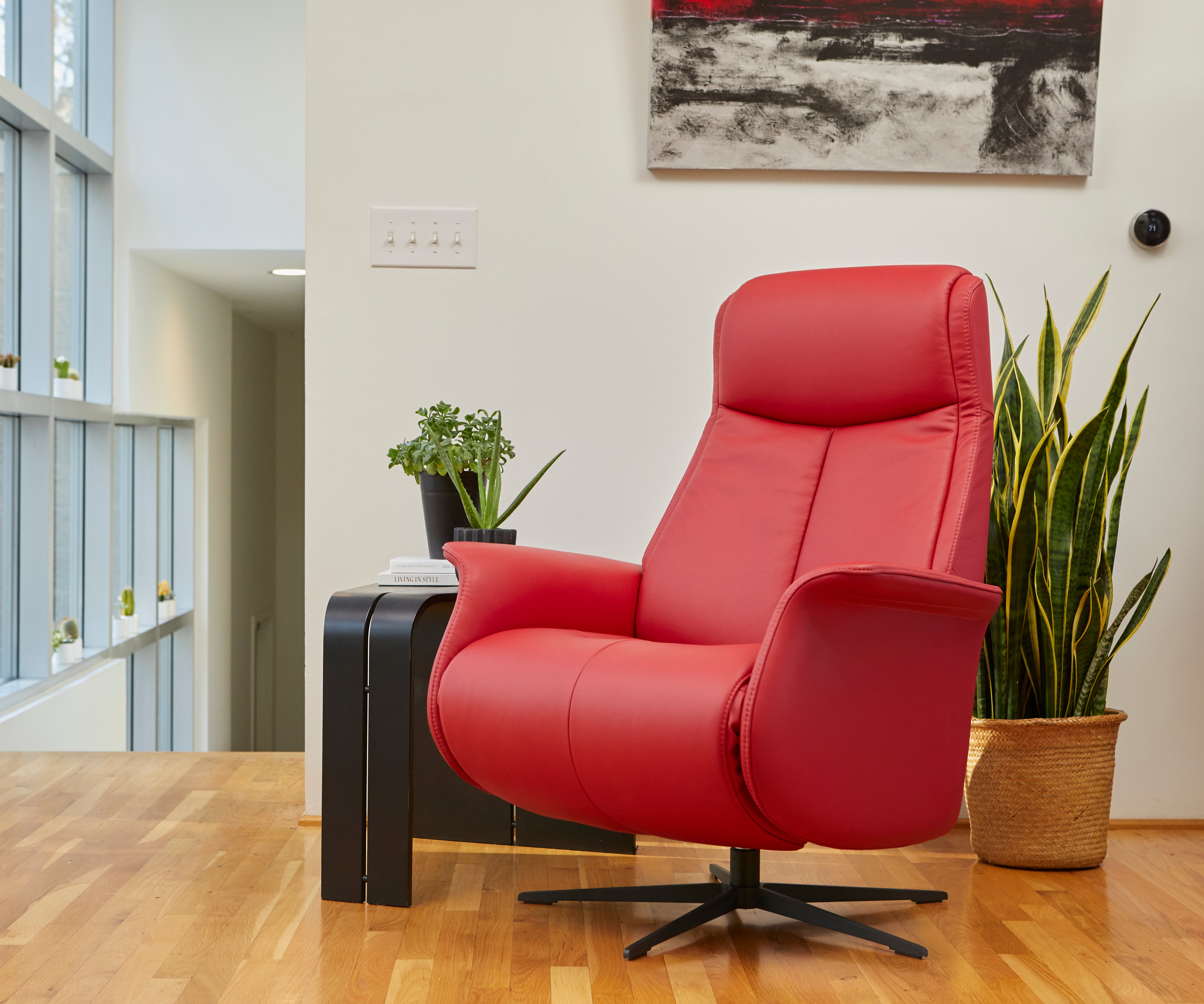 Fjords Jakob Power Recliner Chair with USB Battery - Modern Comfort for Living Room, Home Theater & Office Relaxation
