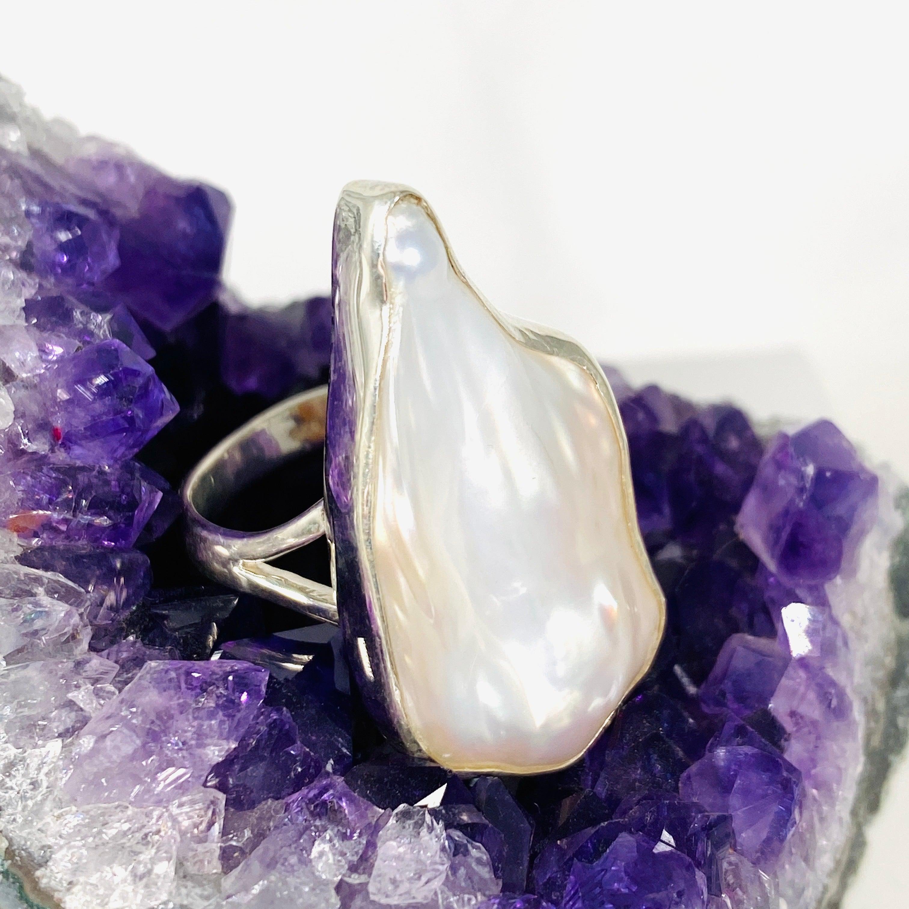 10K Gold Pearl Ring KRGJ2933 - Elegant Jewelry for Women, Perfect for Weddings, Anniversaries & Special Occasions