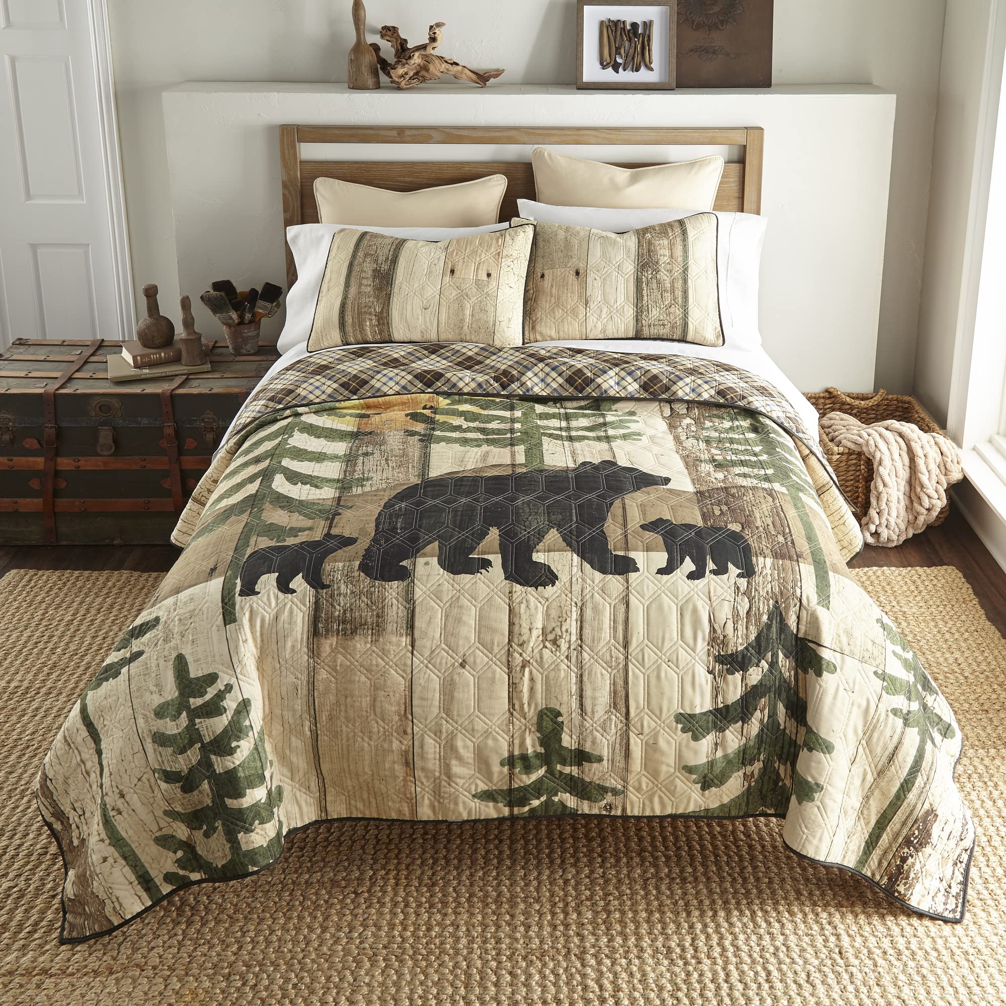 Donna Sharp King Size Bedding Set - 3 Piece Lodge Quilt Set with Painted Bear Design, King Quilt & 2 Pillow Shams - Machine Washable for Cozy Cabin & Rustic Bedroom Decor