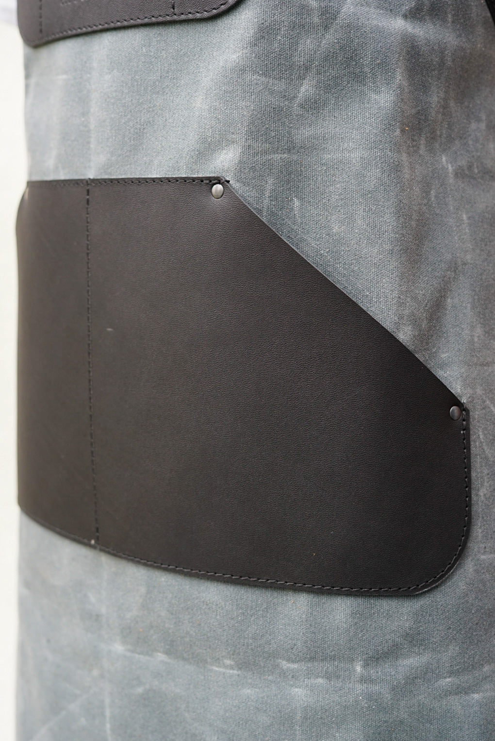 Premium Charcoal Black Waxed Canvas Apron with Black Leather Accents - Durable & Stylish Kitchen, BBQ, Workshop & Cooking Apron for Chefs & Grill Masters