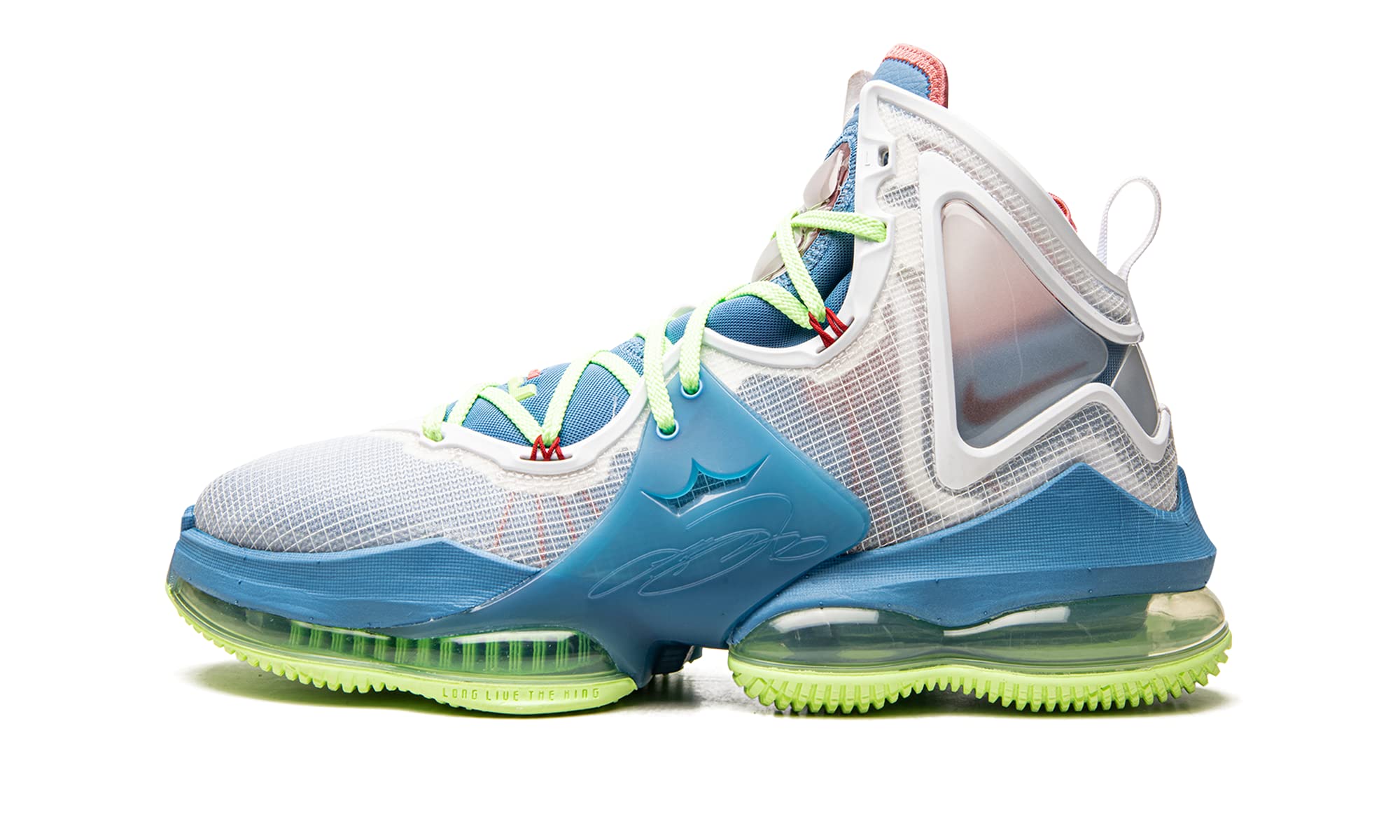 Nike LeBron XIX 