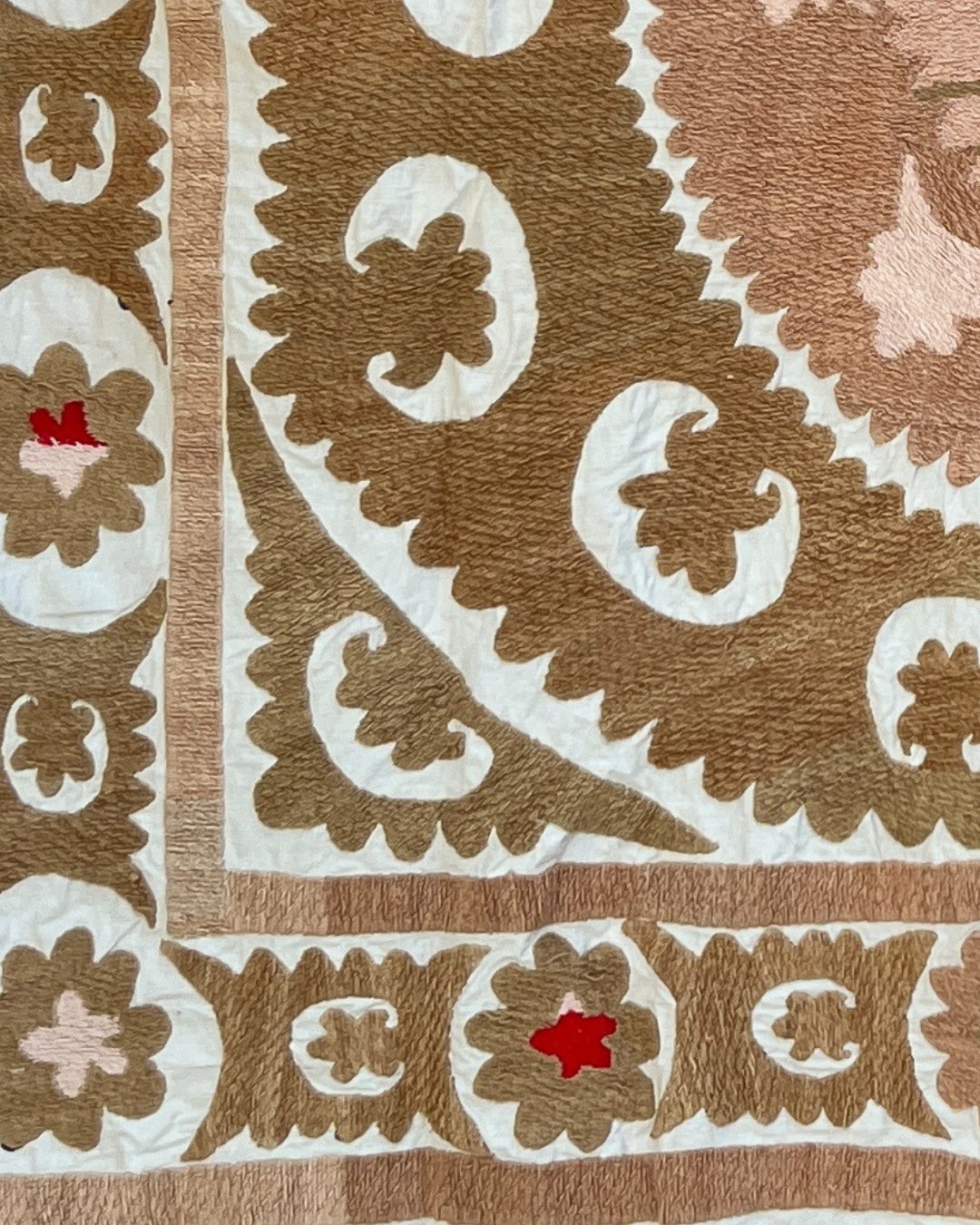 Medium Suzani 052 - Handmade Cotton Suzani Pillow Cover - Boho Home Decor for Living Room, Bedroom & Sofa