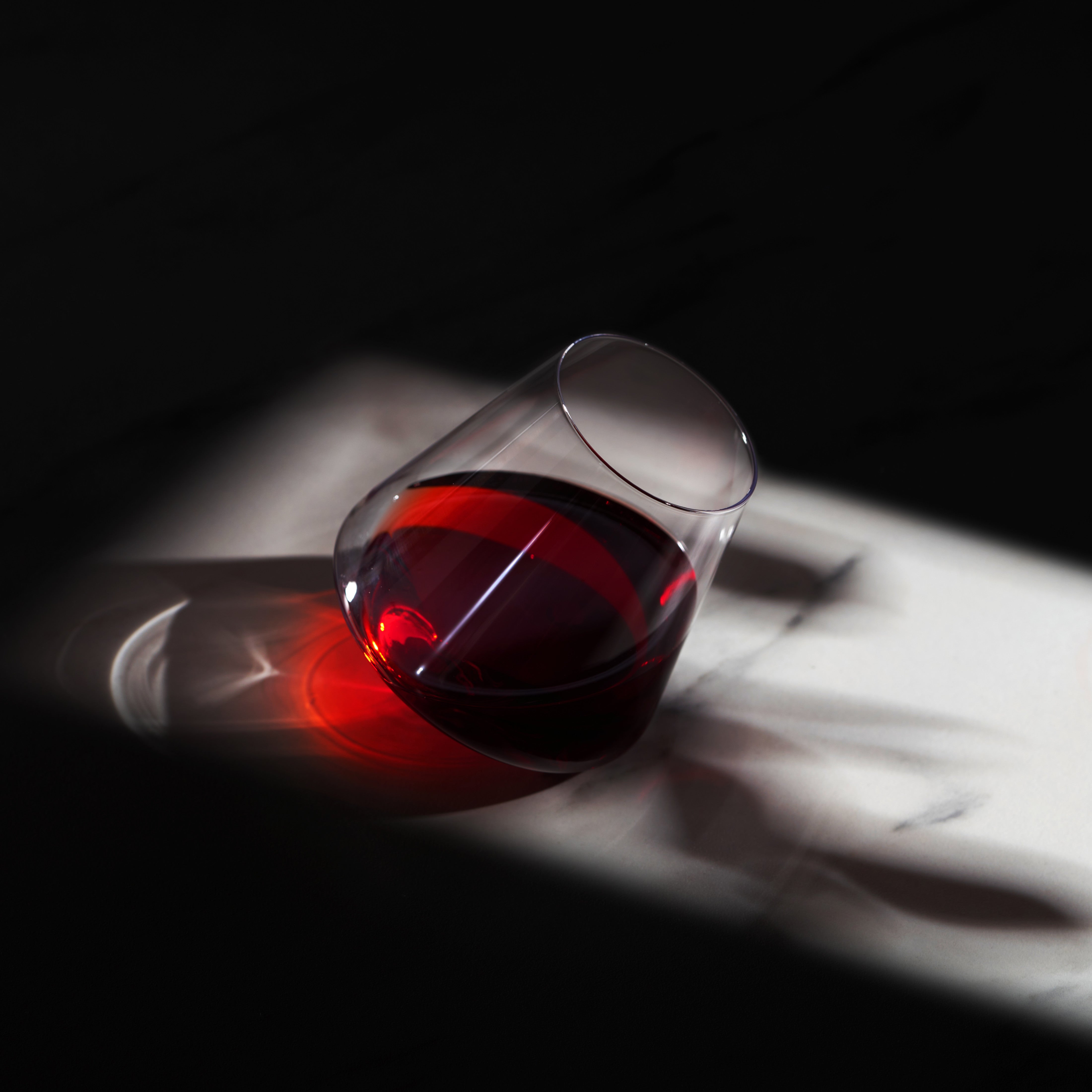 Premium Rolling Crystal Wine Glasses Set of 2 - Elegant Stemware for Red & White Wine - Perfect for Dinner Parties, Weddings & Romantic Evenings