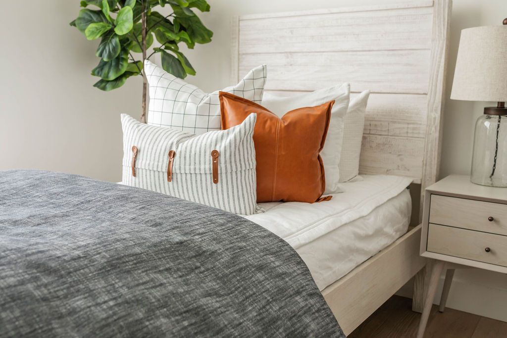 Oliver Luxury Duvet Cover Set - Soft Breathable Bedding Bundle for Queen/King Size - Perfect for Cozy Nights & Hotel-Style Comfort