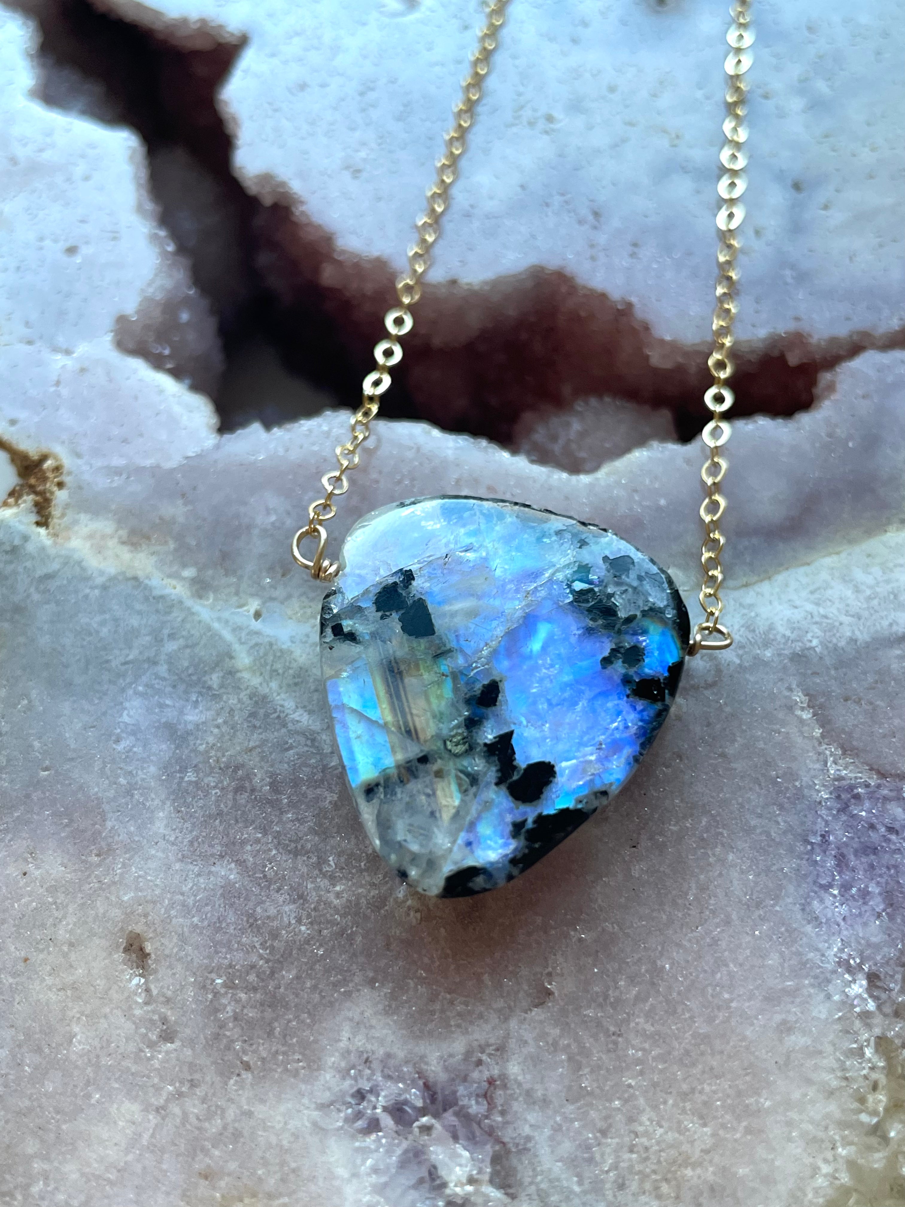 Moonstone Pendant Necklace - 14K Gold Filled Jewelry for Women - Elegant Healing Crystal Necklace for Everyday Wear & Special Occasions