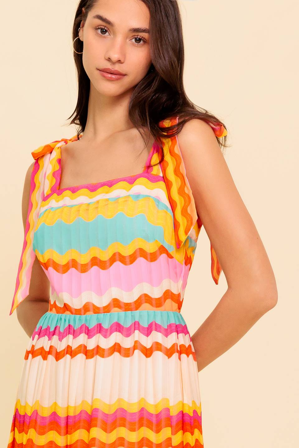 Retro Wavy Print Maxi Dress - Vintage 70s Style Flowy Long Dress for Women | Perfect for Beach Vacations, Summer Parties & Boho Fashion