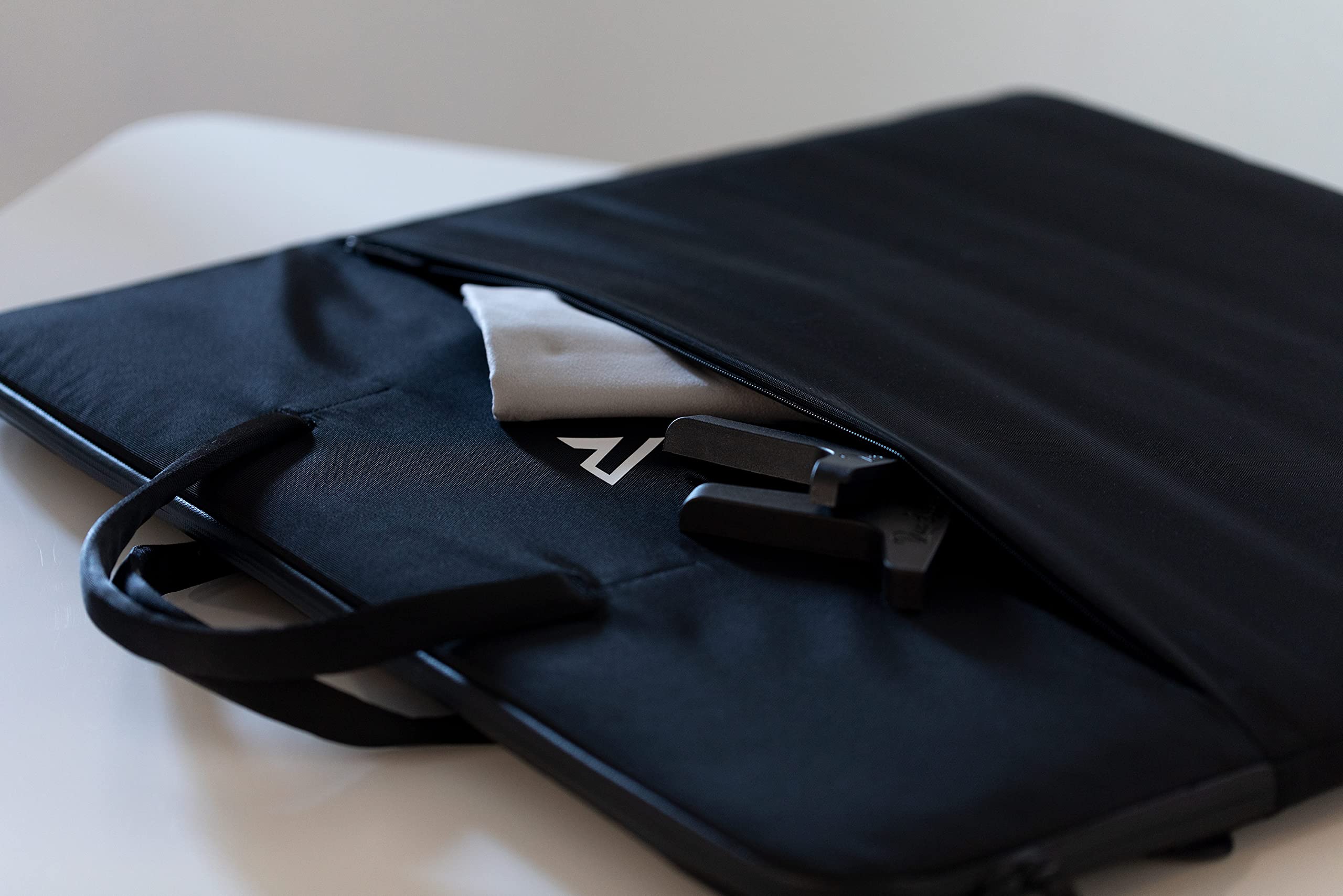 V-FLAT WORLD - Professional Duo Board Bag for Skateboards & Longboards - Perfect for Travel, Commuting & Storage