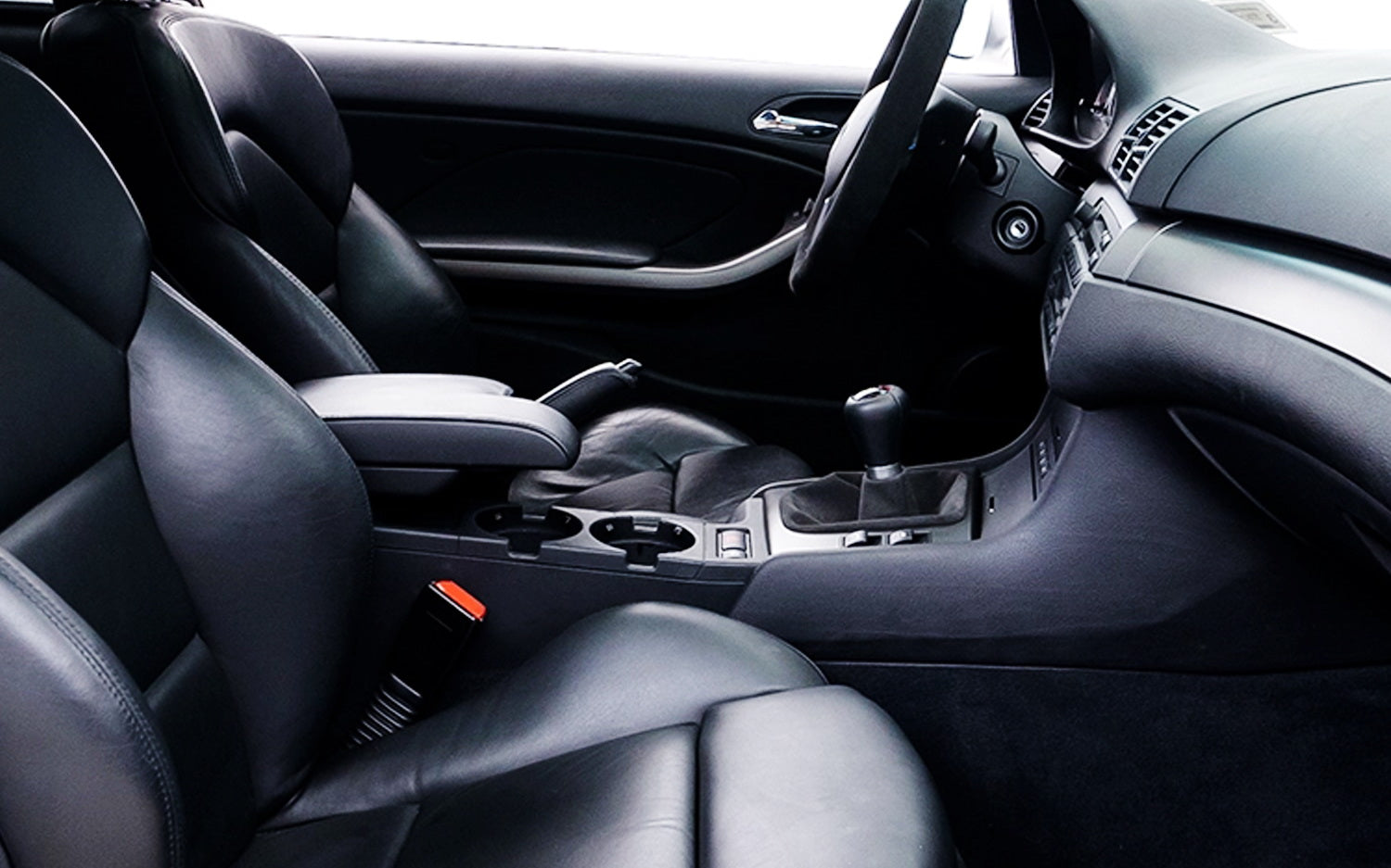 2-Piece Black Non-Slip Cup Holder and Armrest Coin Tray for BMW E46 3 Series - Perfect for Drinks, Change Storage & Car Organization Accessories