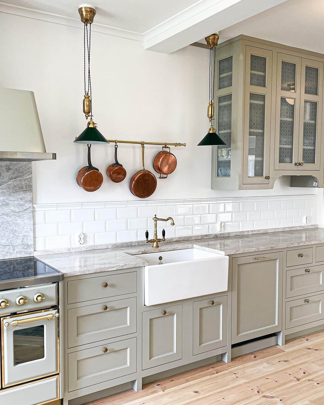 Kakel Victoria Facade Edge Tile 10 x 20 cm White Glossy - Perfect for Kitchen Backsplash and Bathroom Renovation