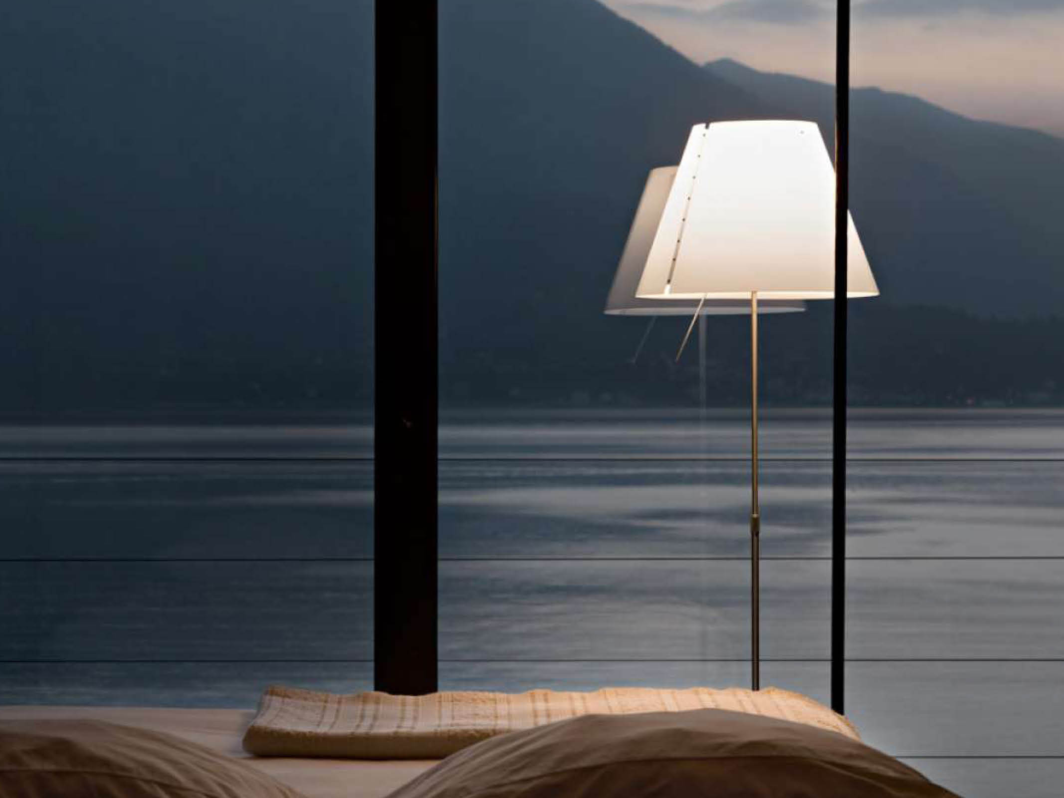 Costanza Modern Floor Lamp - Adjustable LED Standing Light for Living Room, Bedroom & Office - Dimmable Brightness & Energy Efficient Lighting for Home Decor