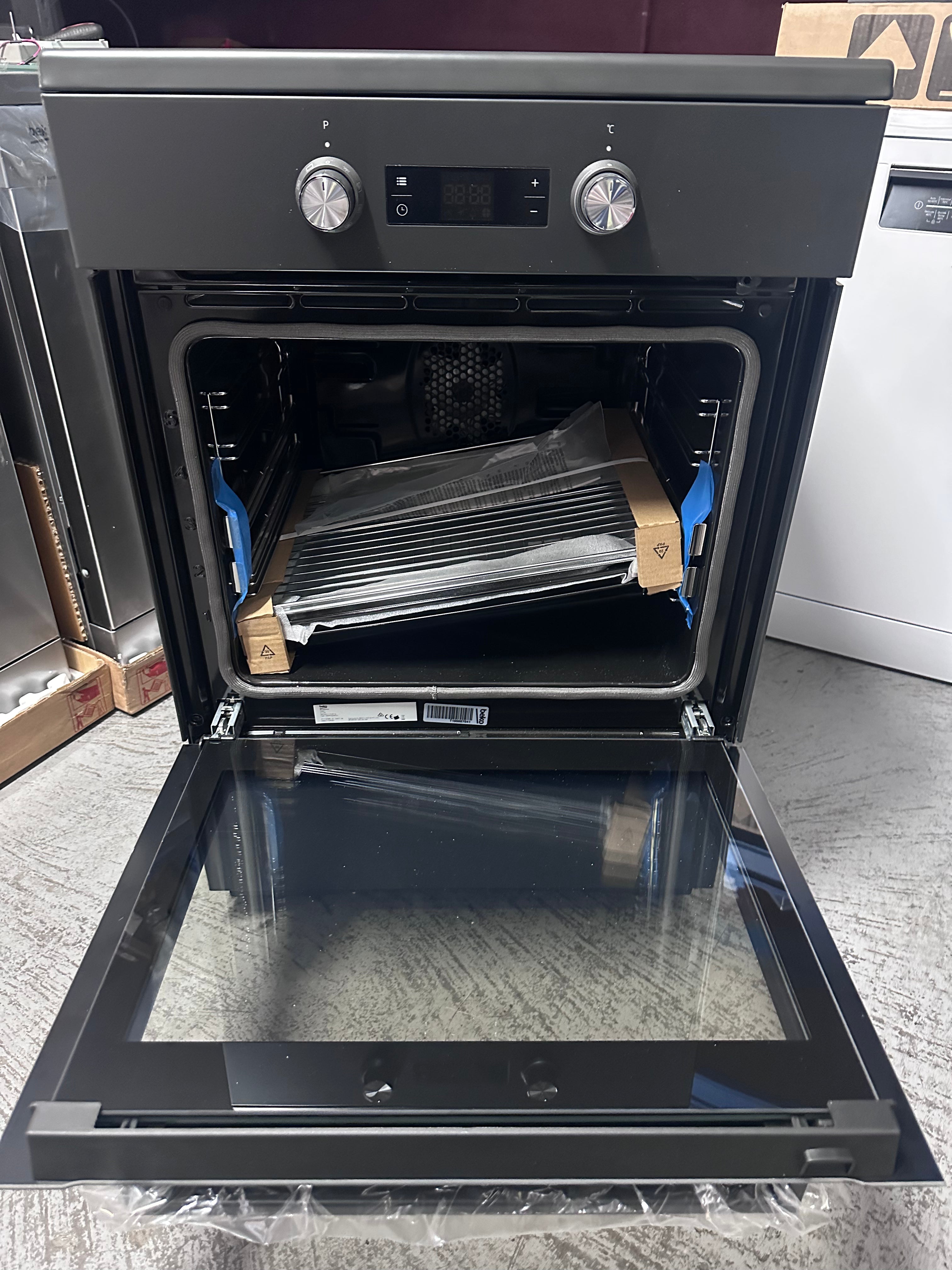 Beko BFC60IPAN 60cm Freestanding Induction Cooker with Pyrolytic Oven - Black [Factory Second] | Energy Efficient Kitchen Appliance for Modern Homes