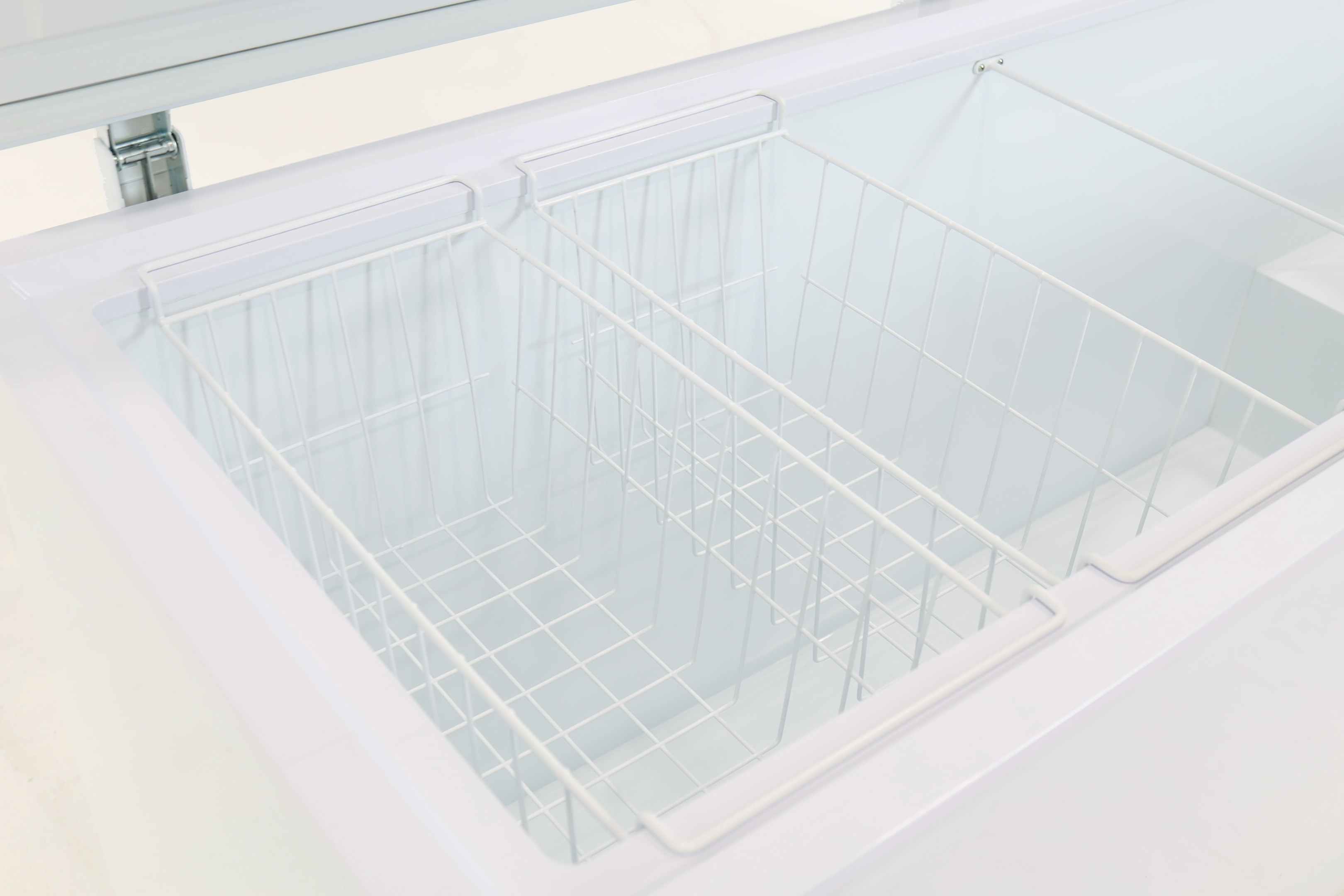 21 Cu. Ft. Chest Style Low Temperature Laboratory Freezer - Ultra-Low Deep Freezer for Medical, Pharmaceutical & Scientific Storage - Perfect for Labs, Hospitals & Research Facilities