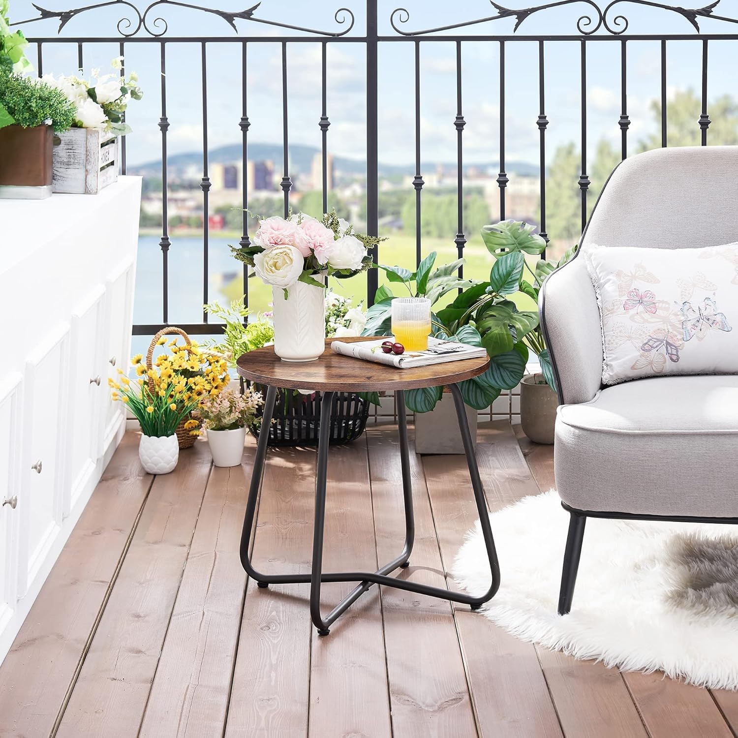 VECELO Small Round Outdoor Side Table - Rust-Resistant Metal Snack Table for Patio, Garden, Balcony, Yard & Living Room - Perfect for Drinks, Snacks & Relaxing Outdoors