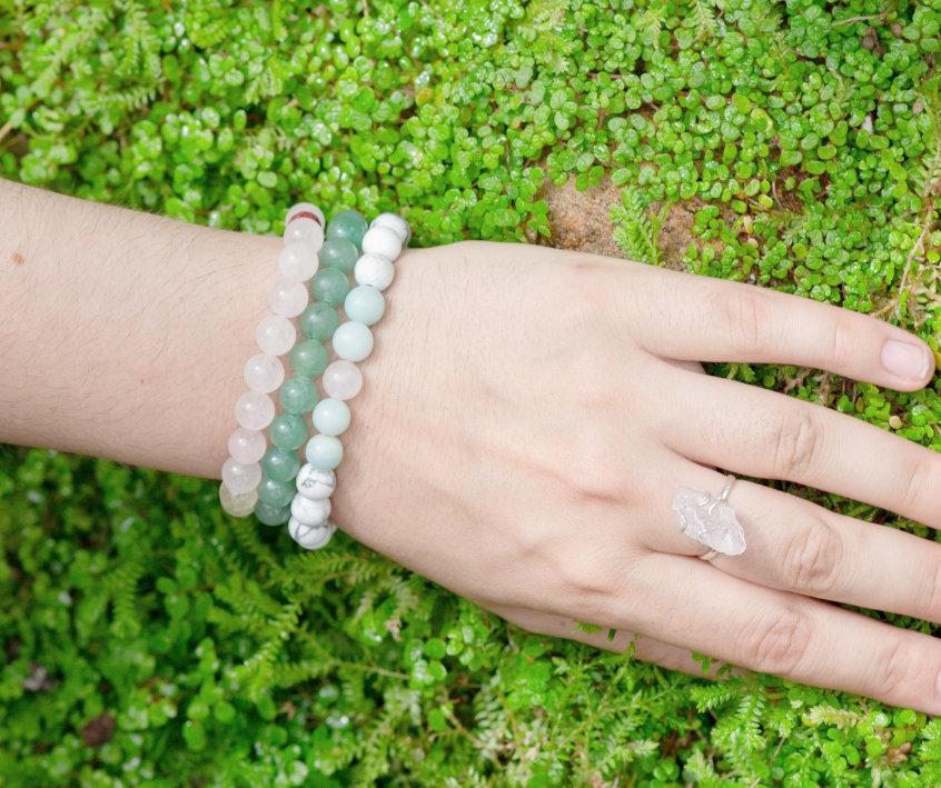 White Howlite Healing Crystal Mala Bracelet with Amazonite & Rose Quartz - Meditation, Yoga & Spiritual Balance Jewelry for Women