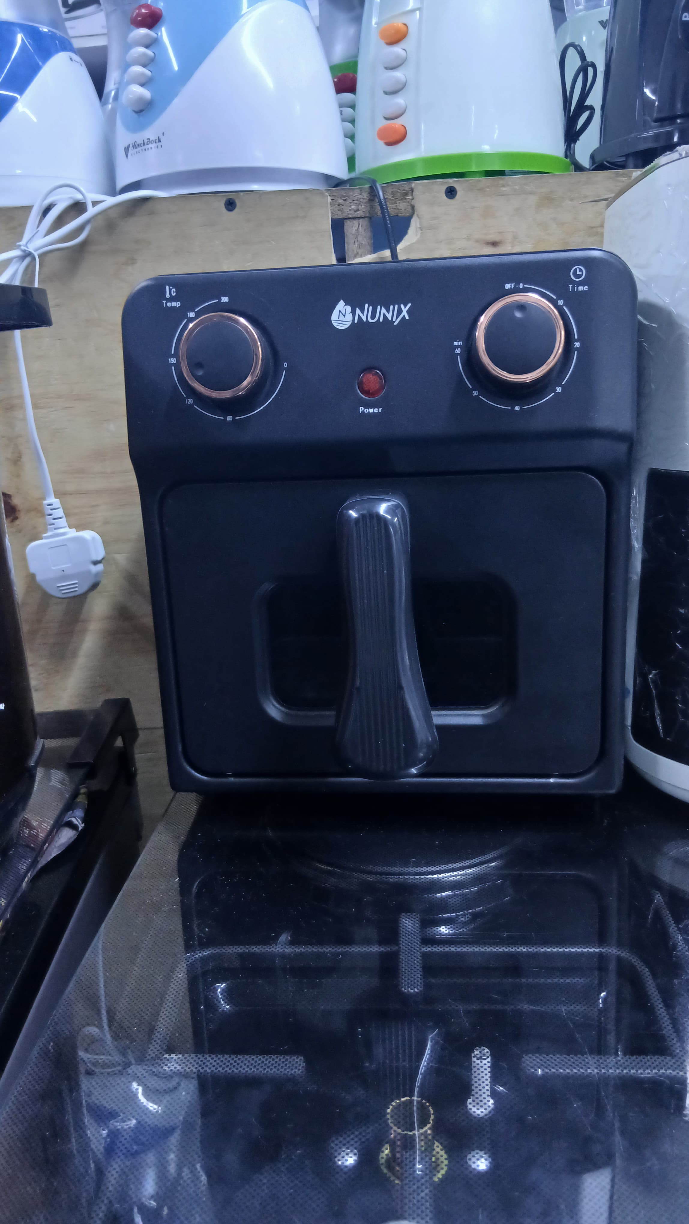 Nunix 6L Air Fryer - Large Capacity Digital Air Fryer Oven with 8 Presets, Nonstick Basket - Perfect for Family Cooking, Healthy Frying & Baking - Ideal for Chicken Wings, French Fries, Vegetables & More