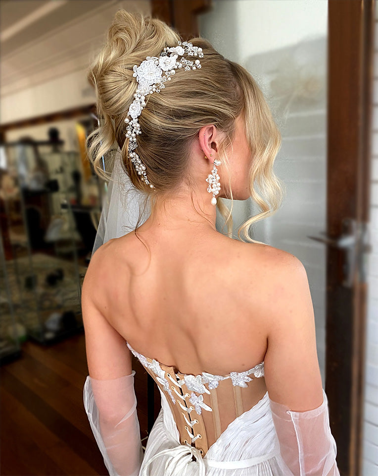 Elegant 3D Lace Floral Pearl Bridal Hair Vine & Floral Pin - Luxury Wedding Headpiece by Kezani | Perfect for Brides, Bridesmaids, and Special Occasions
