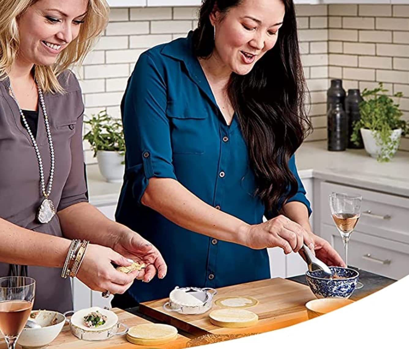 Nexellar Stainless Steel Momos Maker & Dumpling Press - Large Professional Dumpling Mold, Dough Cutter & Wrapper for Homemade Momo, Gyoza, Potstickers | Perfect for Asian Cooking, Meal Prep & Family Kitchen