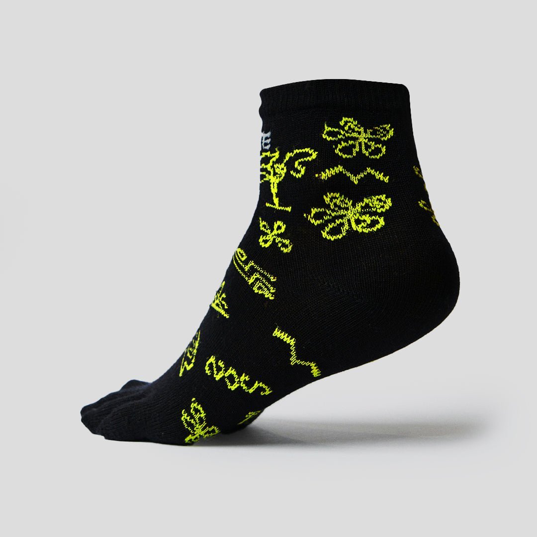 Premium Merino Wool Luxury Running Mid Crew Toe Socks - Unisex Thermal Hiking & Athletic Performance Socks for Men & Women - Perfect for Winter Sports, Gym Workouts & Outdoor Activities