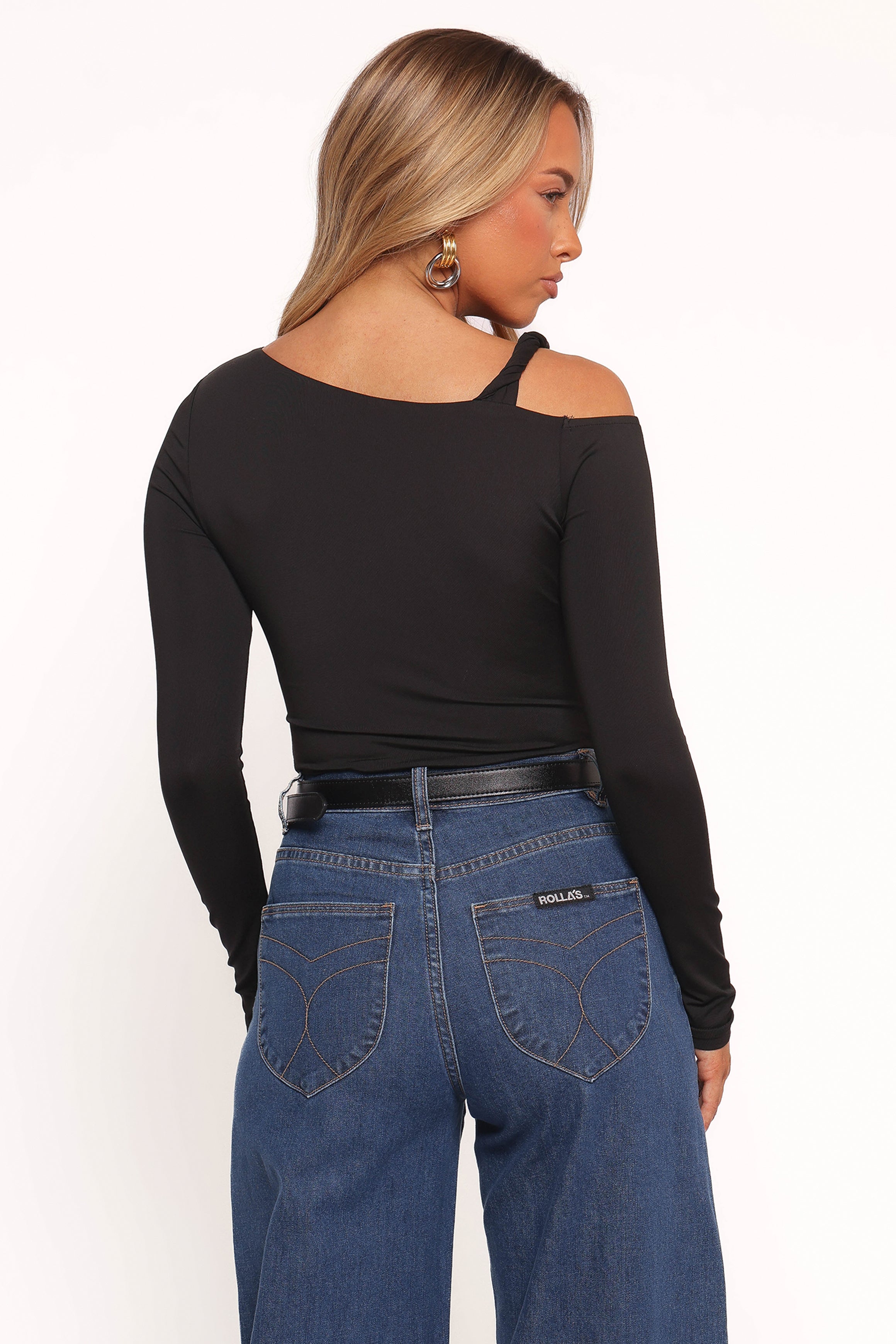 Darma Women's Long Sleeve T-Shirt - Soft Cotton Basic Top for Layering (Black) | Perfect for Casual Wear, Work & Everyday Outfits