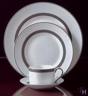 Wedgwood Cosmos 5-Piece Dinner Plate Set - Elegant Bone China Tableware for Formal Dining & Special Occasions