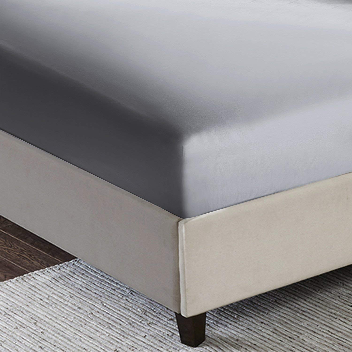 Luxury 100% Satin King Size Bed Sheets Set - 4 Piece Ultra Soft Bedding with 16