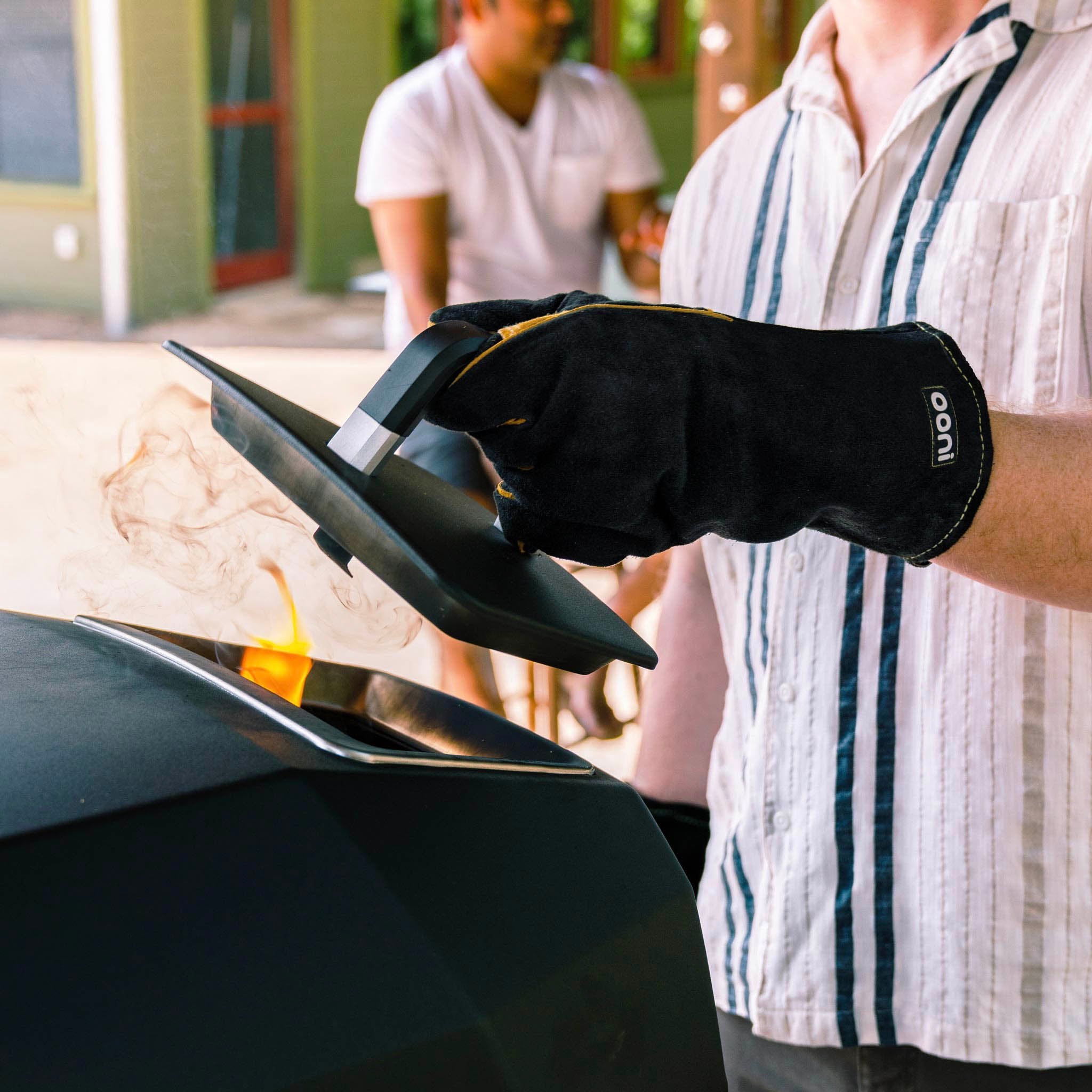 Ooni Pizza Oven Gloves - Heat Resistant BBQ Gloves for Outdoor Cooking, Grilling & Baking - Perfect for Wood Fired Pizza Ovens, Campfires & Backyard BBQs