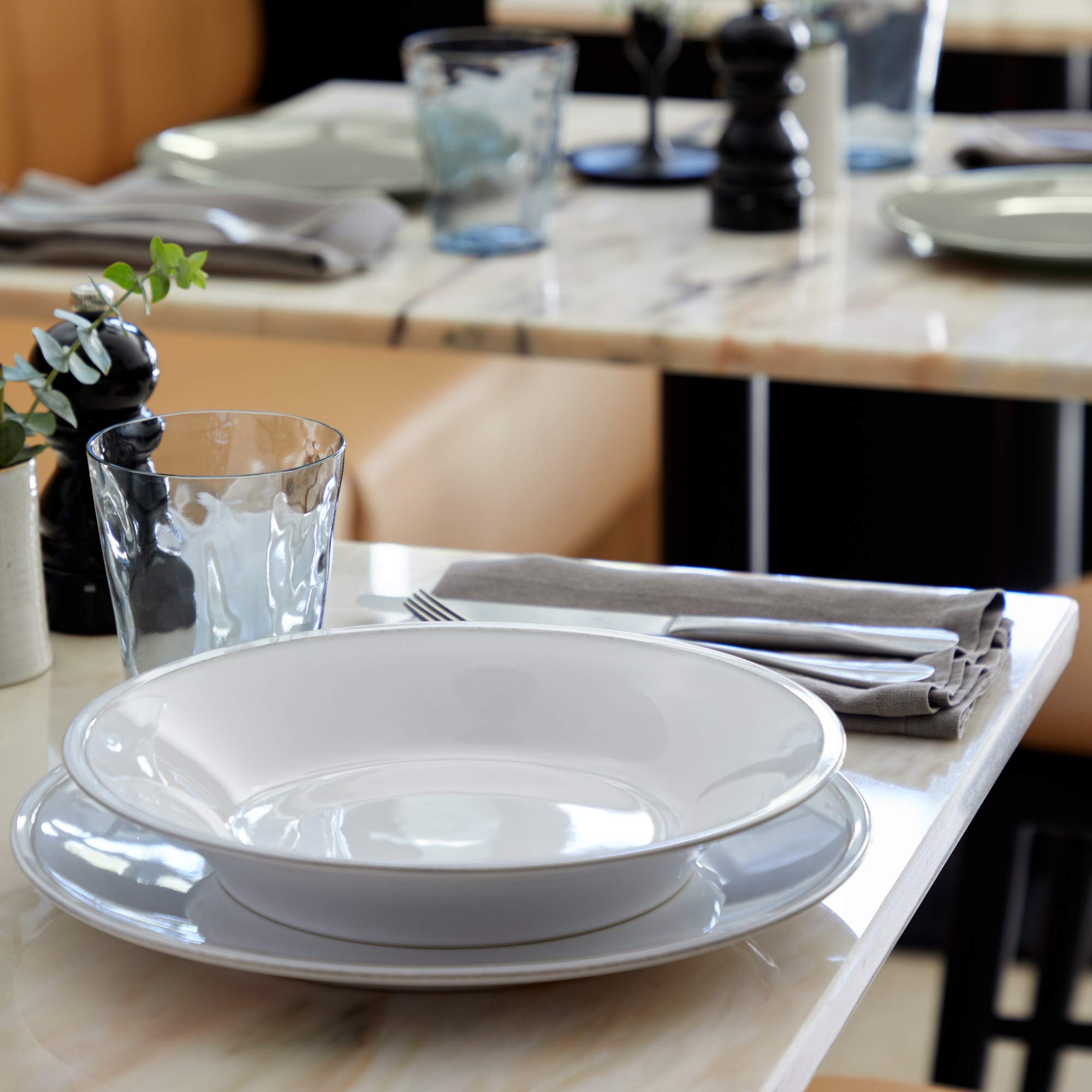 Costa Nova Friso Collection 5-Piece White Ceramic Dinnerware Set - Microwave & Dishwasher Safe Stoneware Plates & Bowls | Food Safe Glazed Restaurant Quality Tableware | Perfect for Home Dining, Restaurants & Entertaining Guests