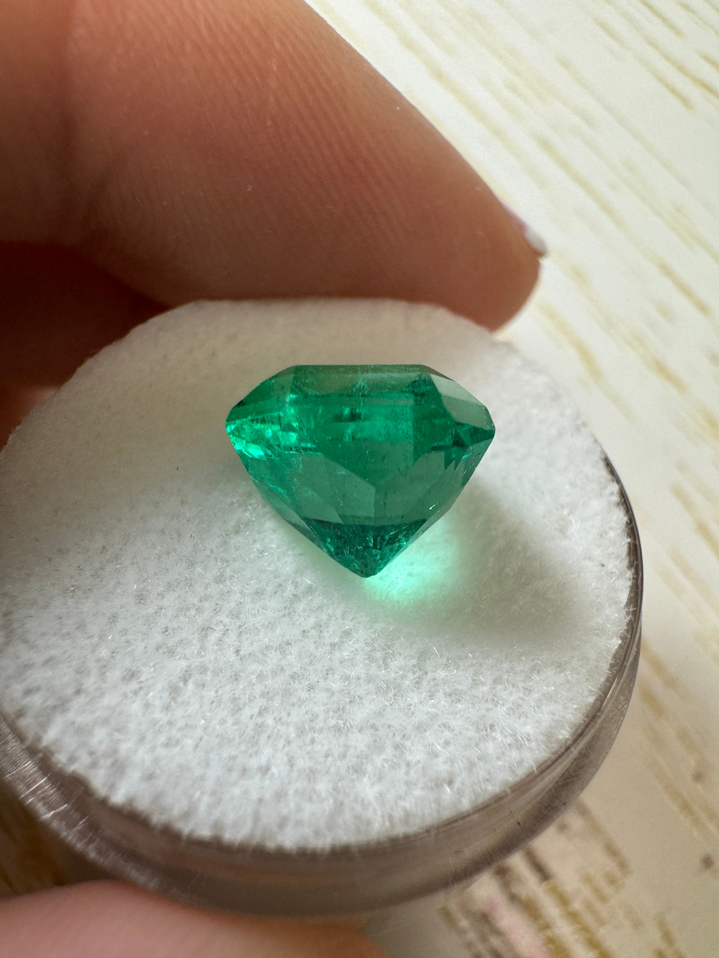4.18 Carat 10x9.5mm Vibrant Loose Colombian Emerald Gemstone - Asscher Cut for Jewelry Making, Engagement Rings & Luxury Gifts