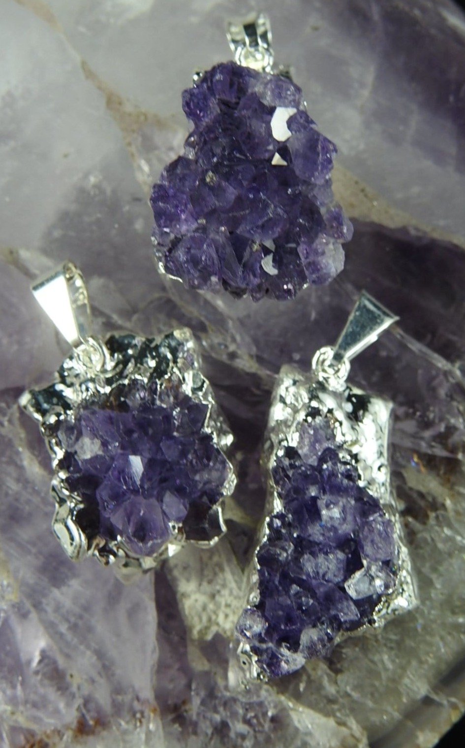 Natural Amethyst Crystal Cluster Pendant Necklace - Healing Stone Jewelry for Women - Perfect for Meditation, Energy Cleansing & Spiritual Gifts