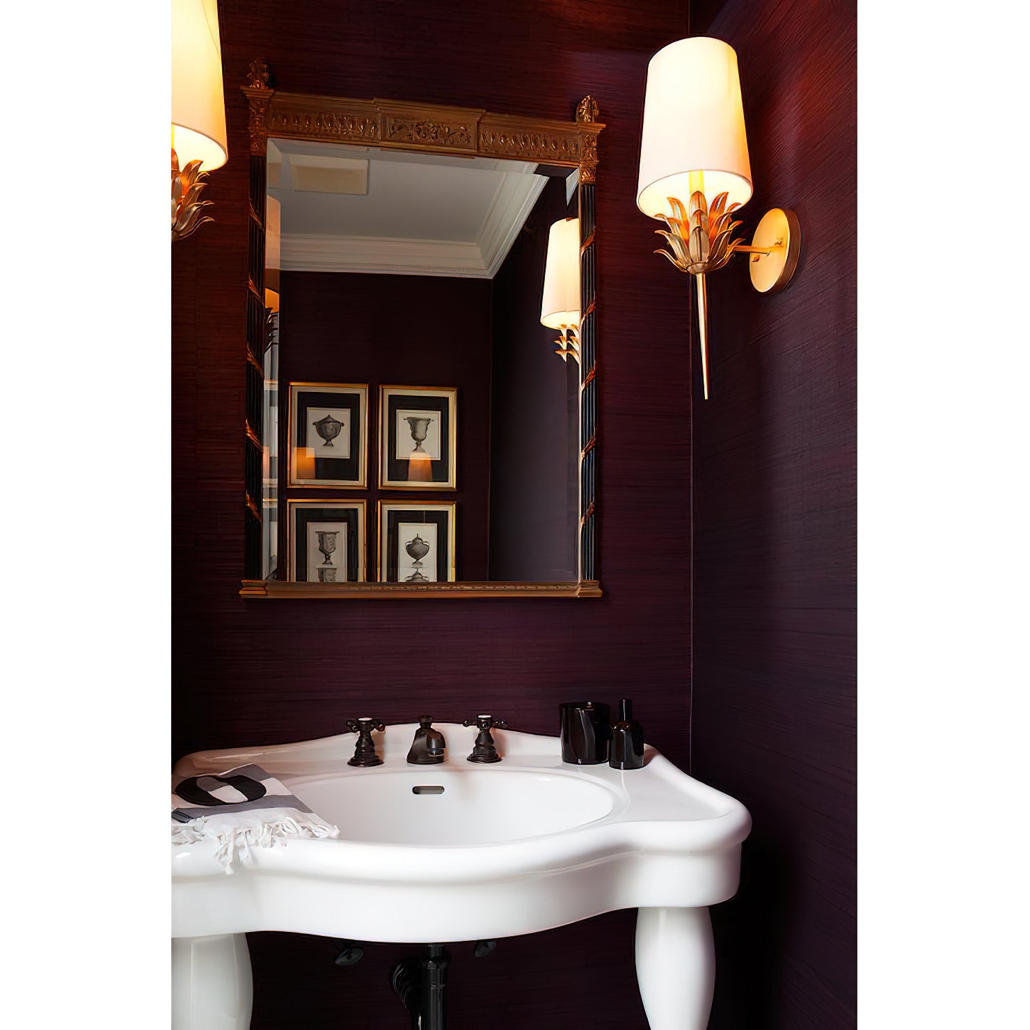 Modern Maren Wall Lamp - Sleek LED Sconce Lighting for Bedroom, Living Room & Hallway - Energy Efficient Dimmable Wall Light Fixture (Black/White) - Perfect for Ambient Lighting & Home Decor