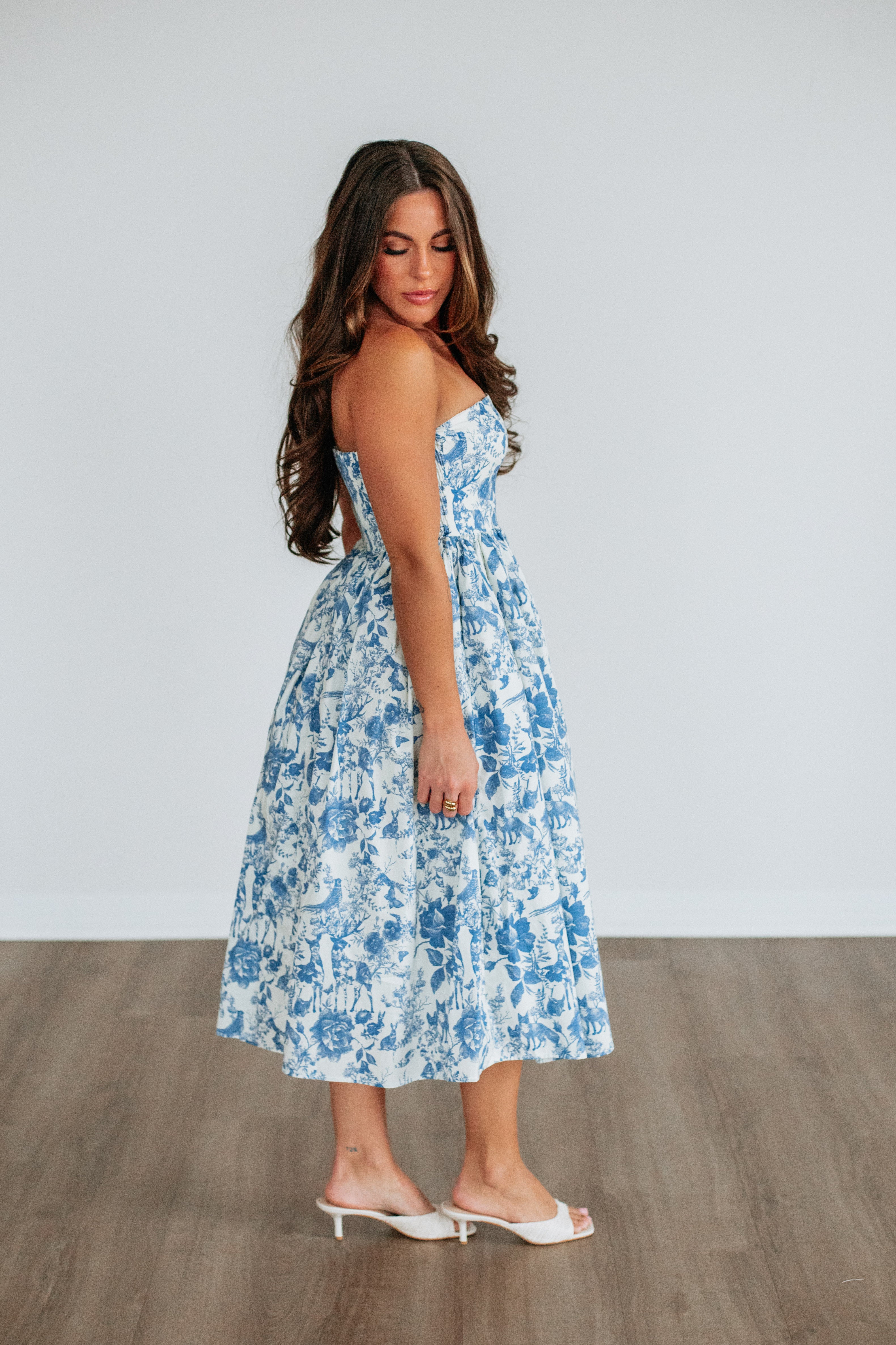 Ines Floral Dress for Women - Elegant Summer Flowy Maxi Dress with V-Neck & Floral Print - Perfect for Beach, Vacation, and Casual Outings
