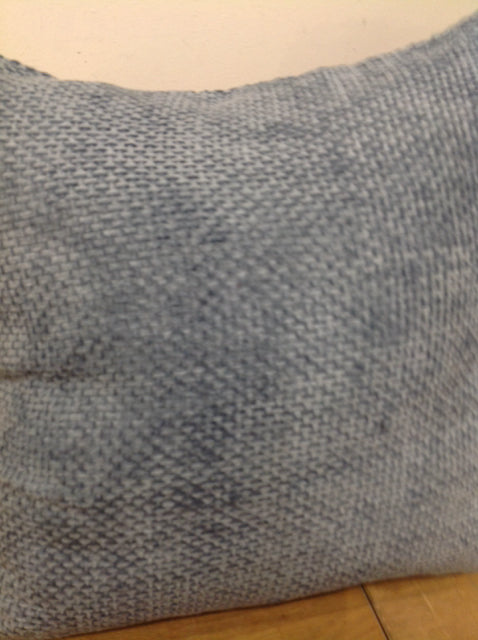 Premium 16-Inch Blue Woven Pillow - Soft & Supportive for Bed, Sofa, and Office Comfort