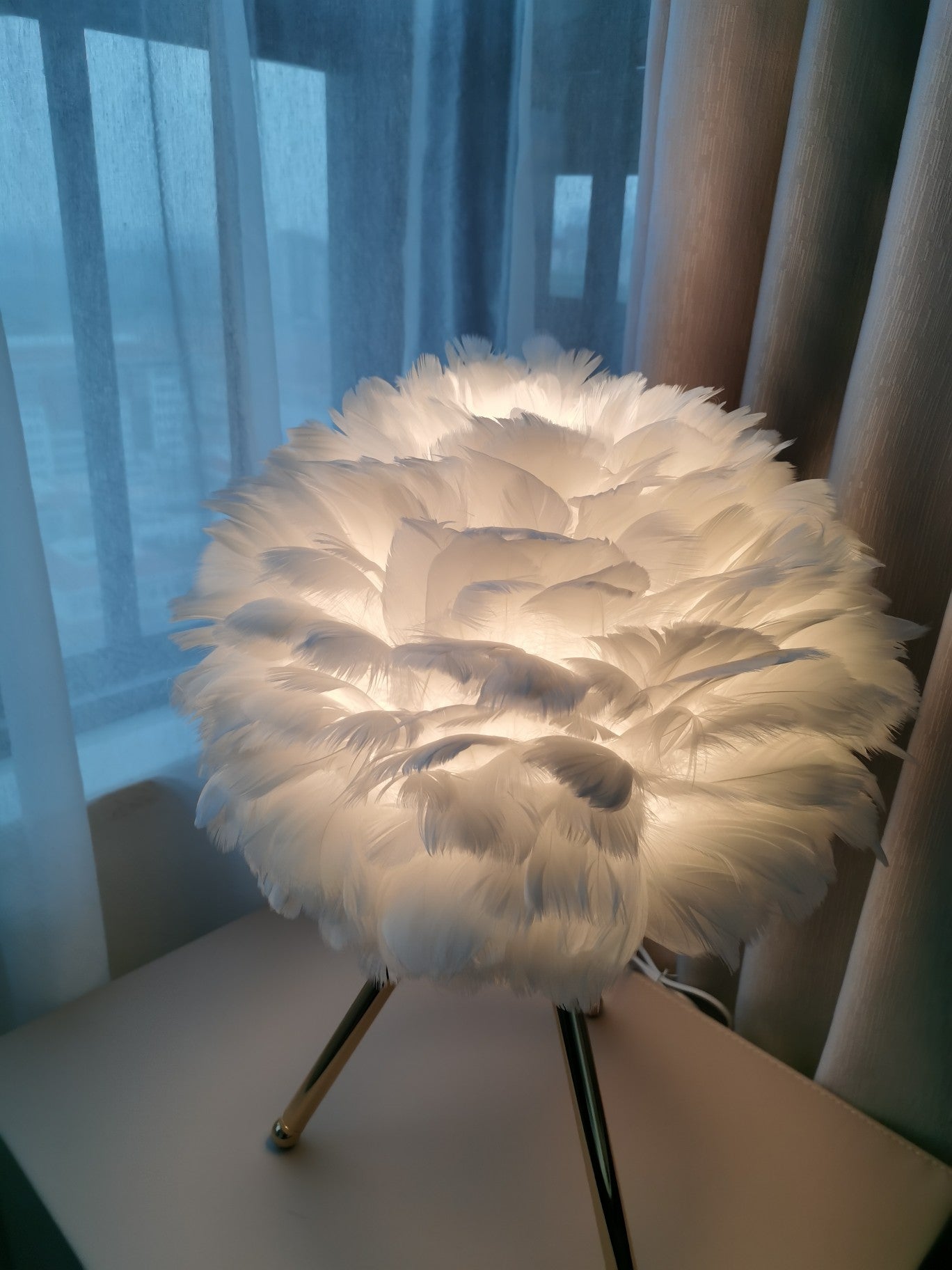Elegant Goose Feather Table Lamp - Soft Warm Light for Bedroom, Living Room & Office Decor - Perfect for Cozy Nights & Relaxing Ambience