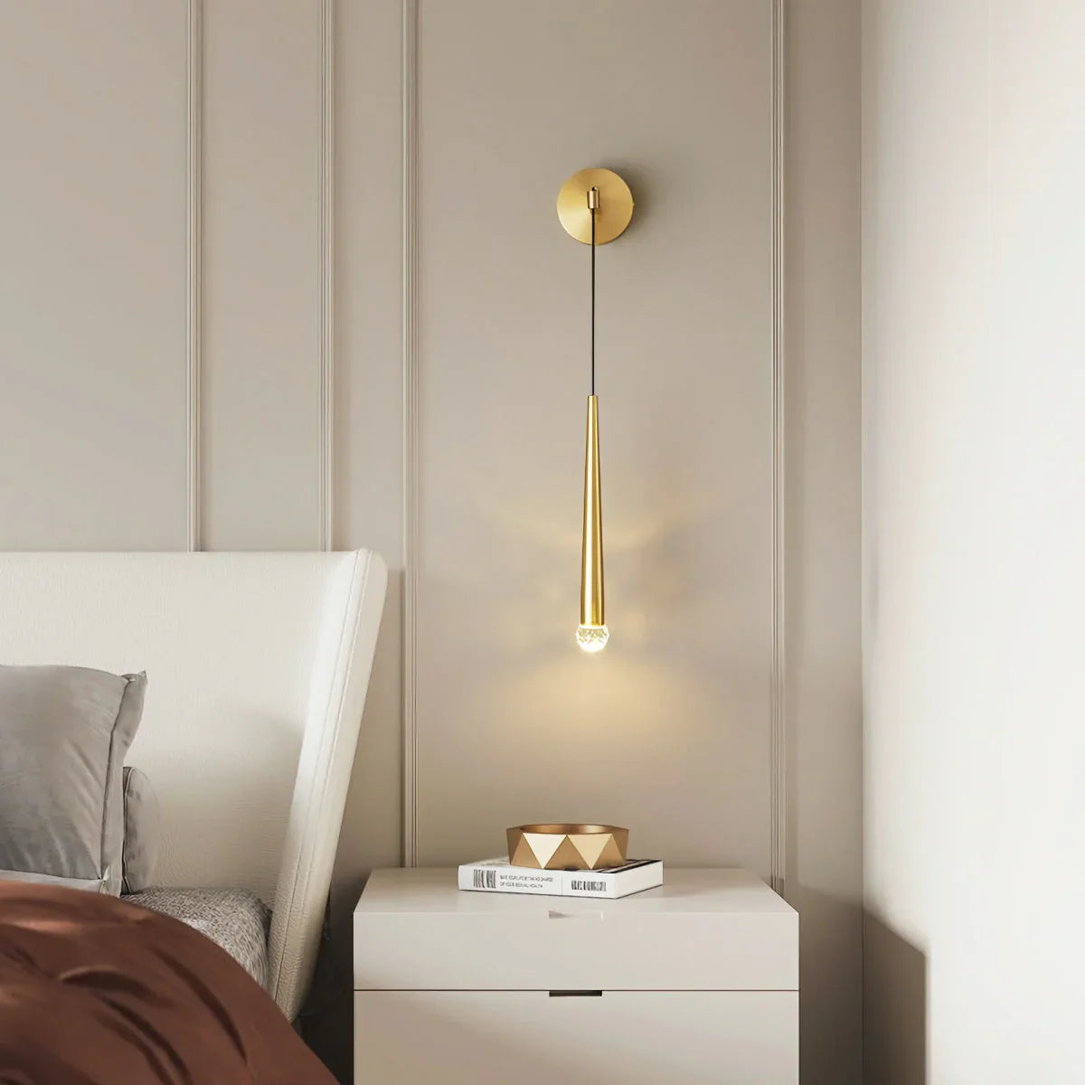 Modern Short Wall Sconce - Sleek LED Light Fixture for Bedroom, Living Room & Hallway - Energy Efficient Indoor Wall Lighting for Home Decor
