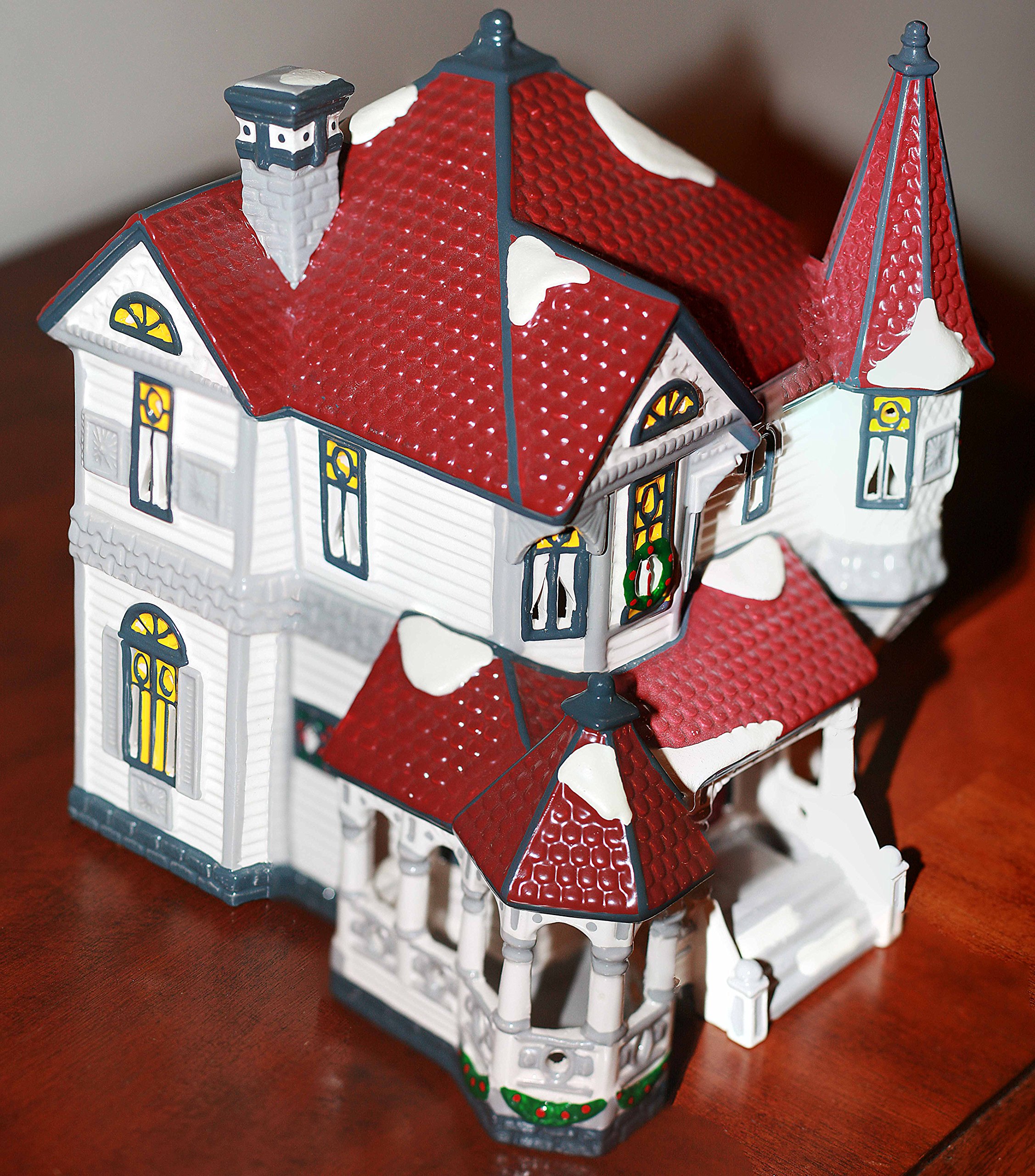 Dept 56 The Original Snow Village Queen Anne Victorian Collectible Christmas House - Perfect for Holiday Decor, Village Displays & Gift Giving