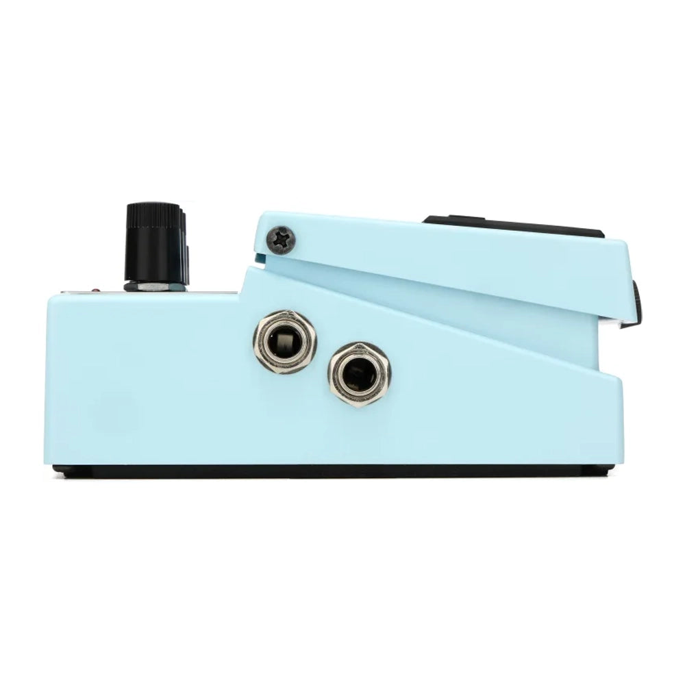 Boss CE-5 Chorus Ensemble Guitar Effects Pedal - Professional Sound for Live Performances & Studio Recording
