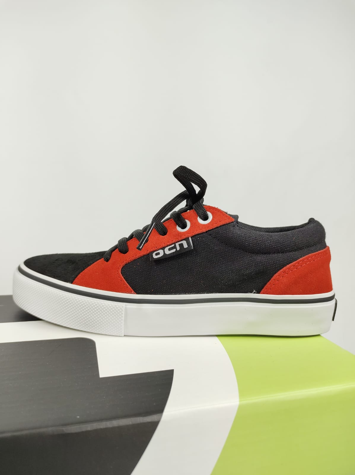 Unisex Ocn Comb Art Black/Red Sneakers - Comfortable & Stylish for Running, Walking & Casual Wear