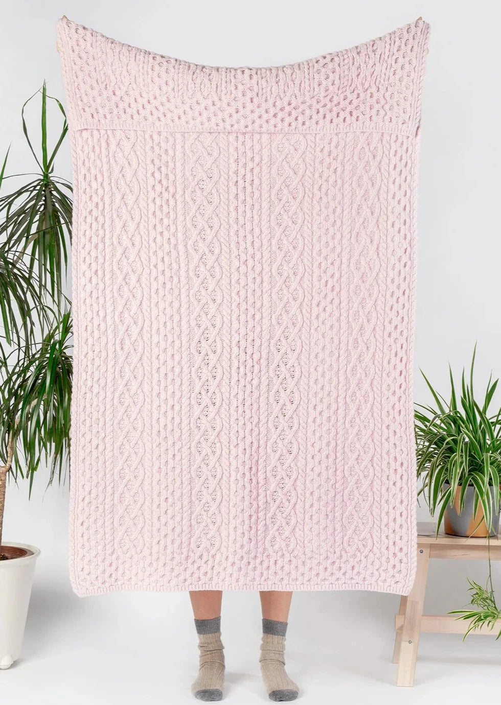 Premium Irish Cashmere Merino Wool Aran Throw Blanket - Soft Pink Mist Color for Cozy Living Room, Bedroom & Winter Nights